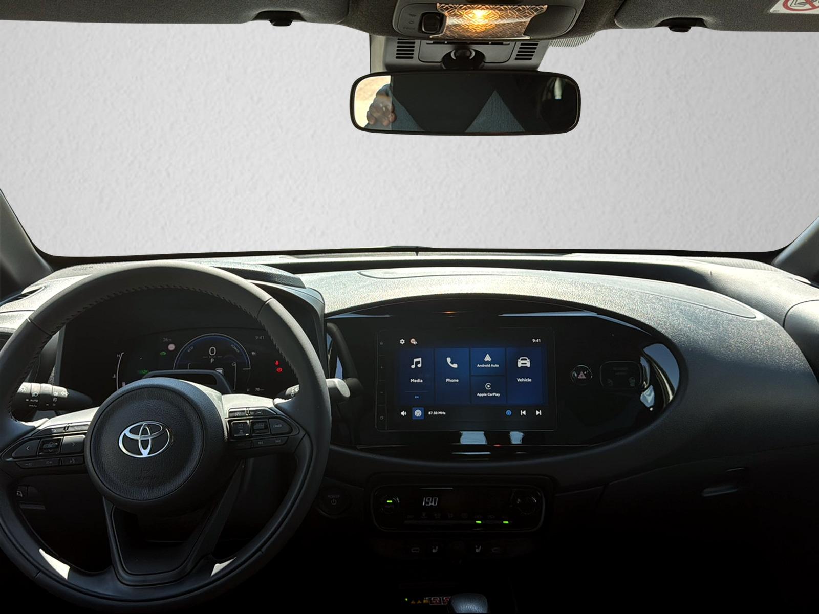 TOYOTA Aygo X 1.5 VVT-i HSD Comfort-image-9