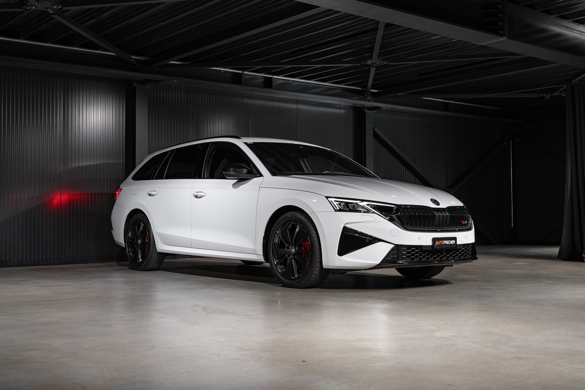 SKODA Octavia Combi 2.0 TSI DSG RS-image-5