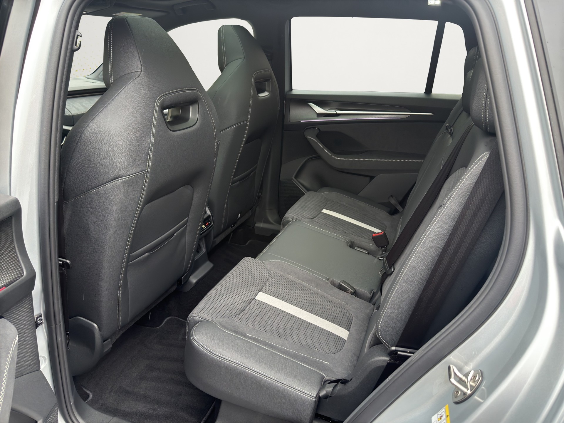 SKODA Kodiaq 1.5 TSI MHEV Sportline 7 Plätze AHK-image-14