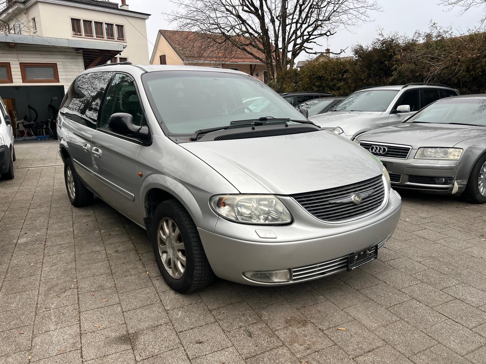 CHRYSLER Voyager 3.3 LX Automatic-image-1