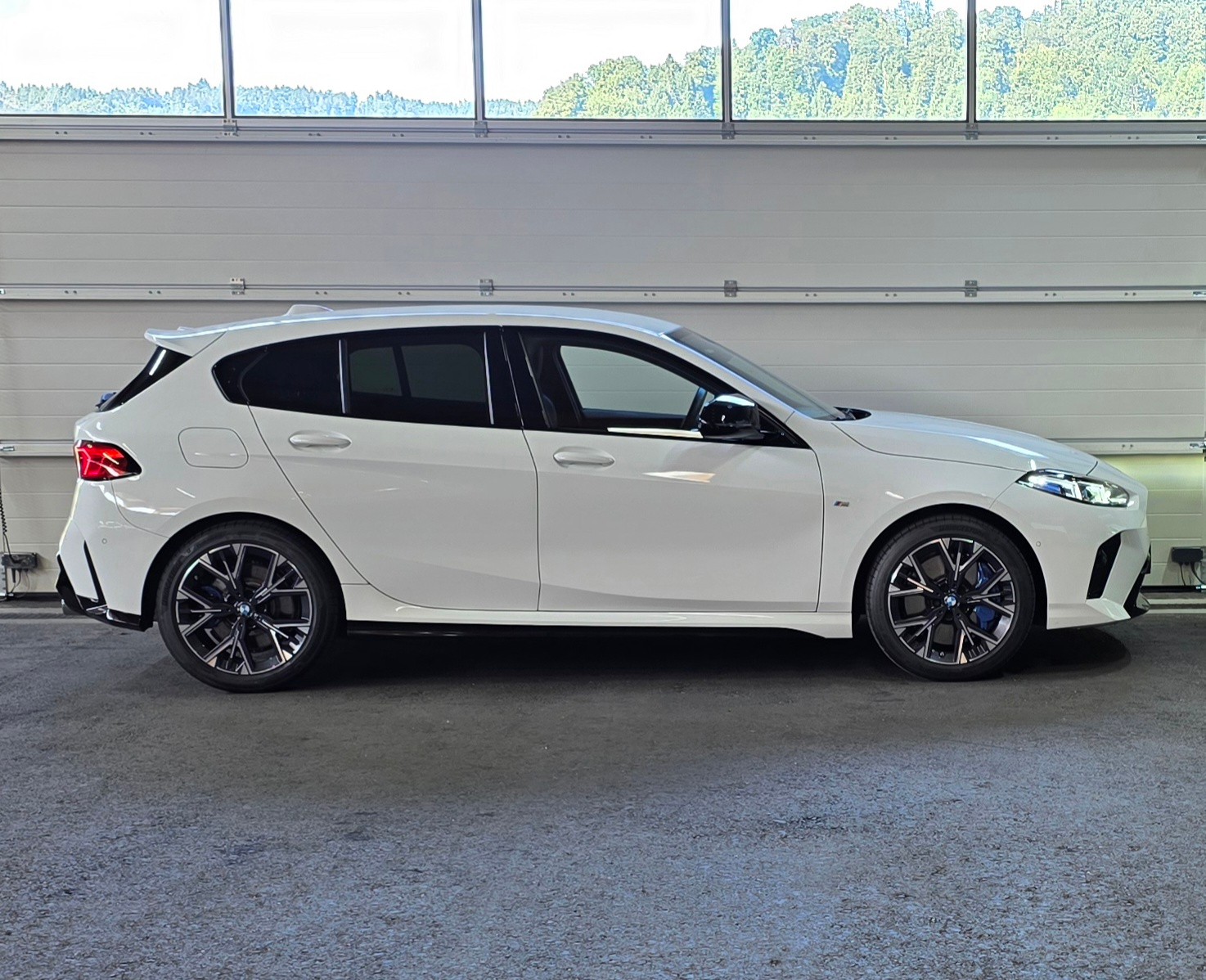 BMW M135 xDrive *Harman/Kardon*Voll-Leder*Rückfahrkamera*Sitzheizung*-image-5