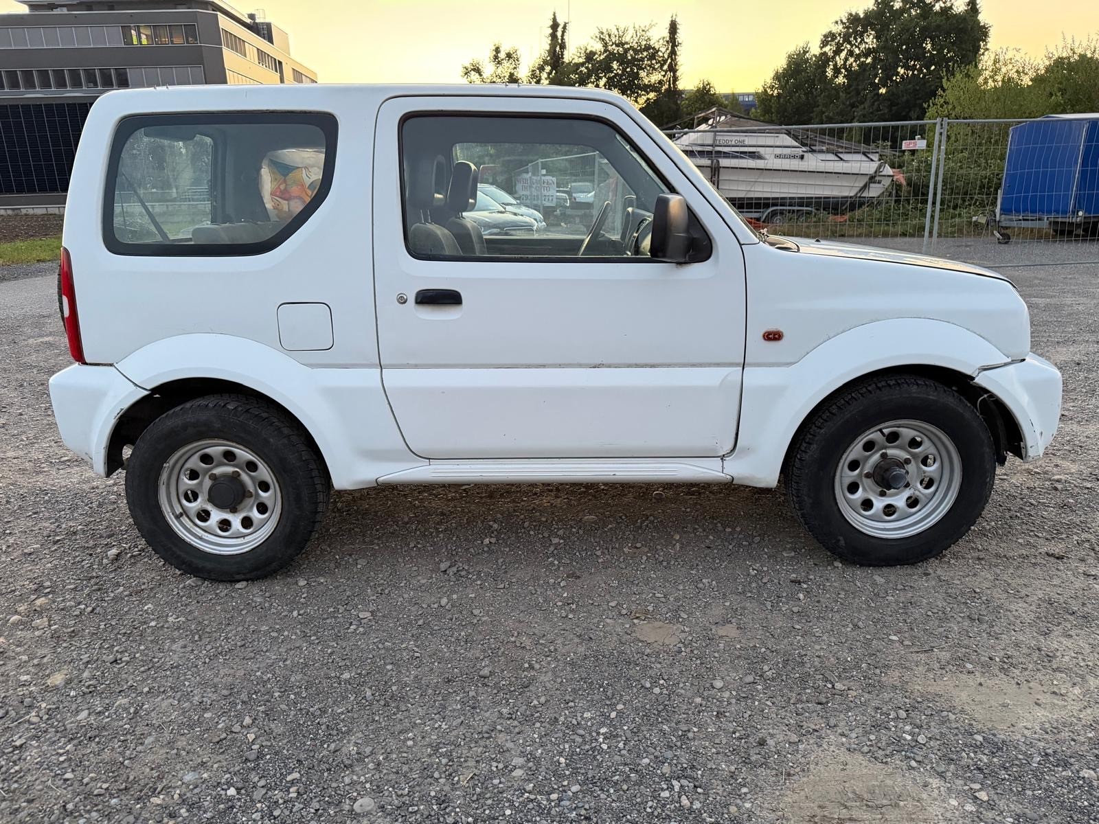 SUZUKI Jimny 1.3 16V JLX-image-4