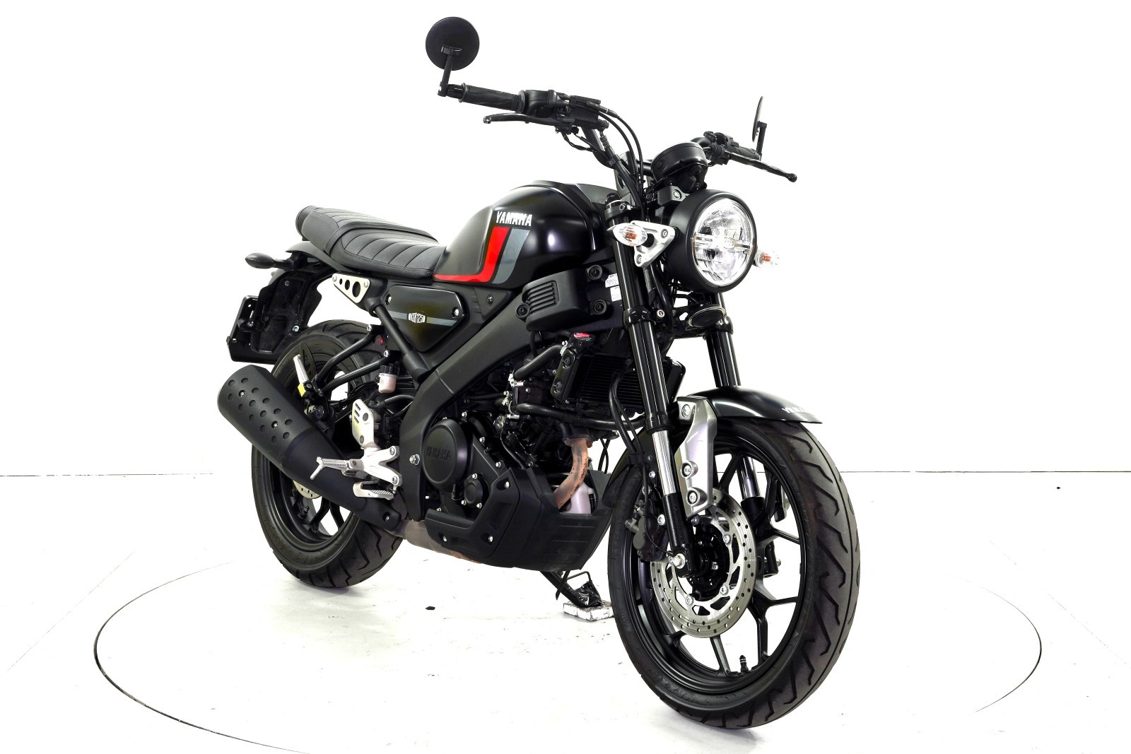 YAMAHA XSR 125 ABS-image-1