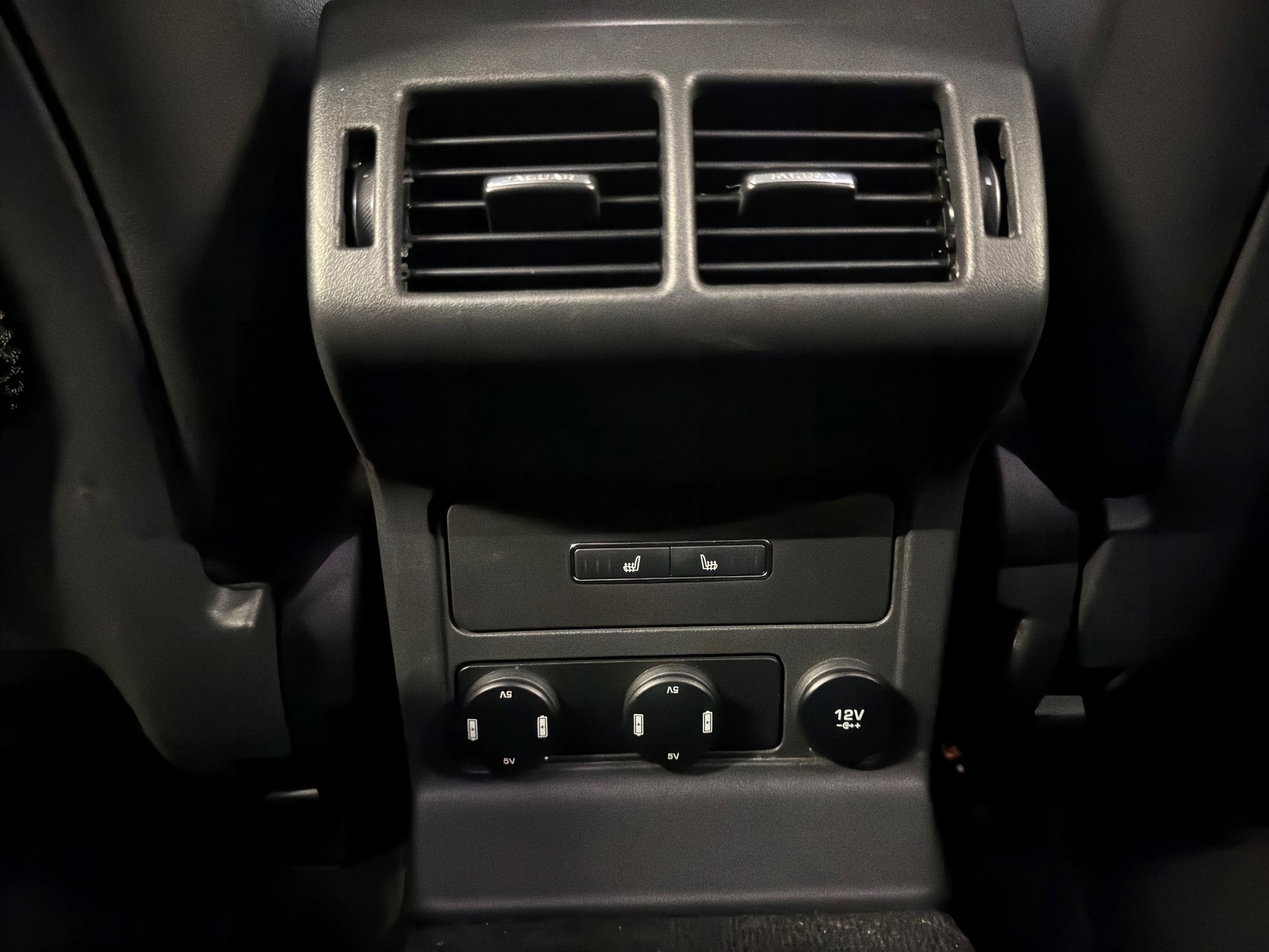 JAGUAR F-Pace 25t 2.0 R-Sport AWD Automatik-image-18
