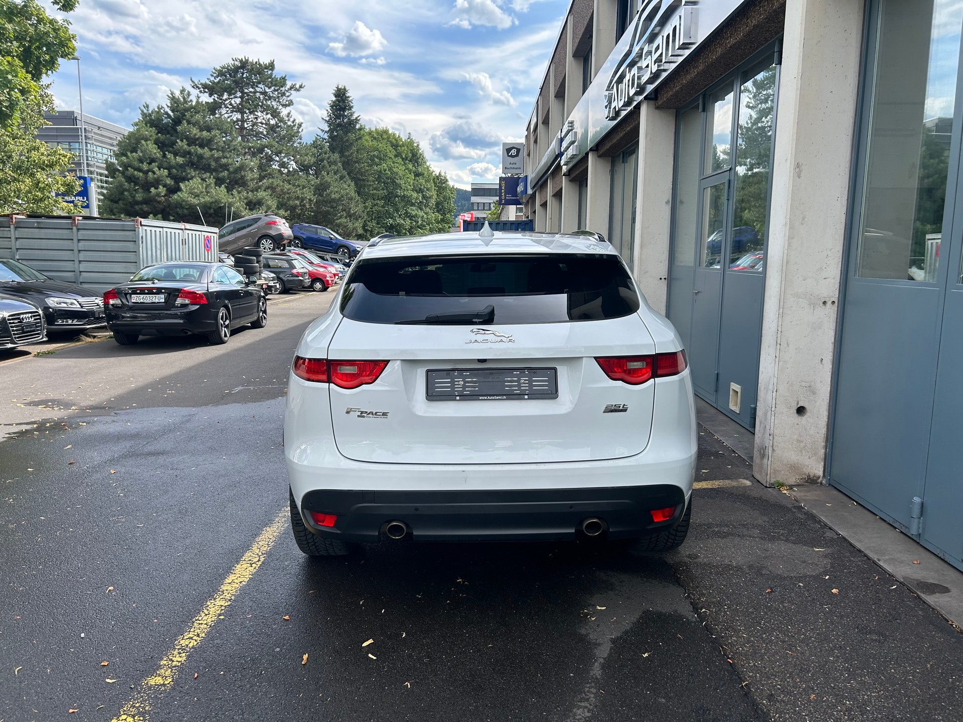 JAGUAR F-Pace 25t 2.0 R-Sport AWD Automatik-image-8