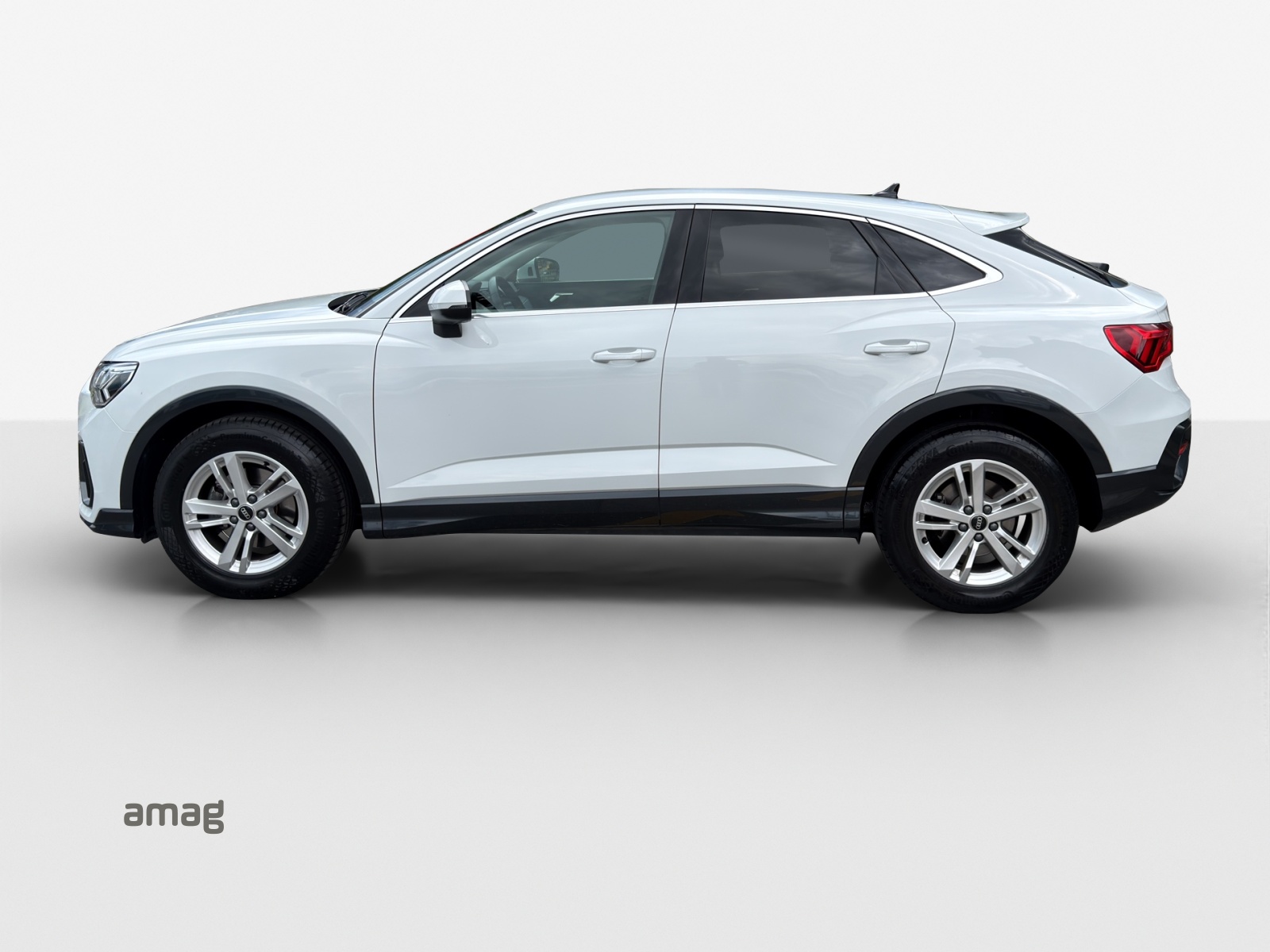 AUDI Q3 Sportback 35 TFSI Attraction S-tronic-showroom-element-1