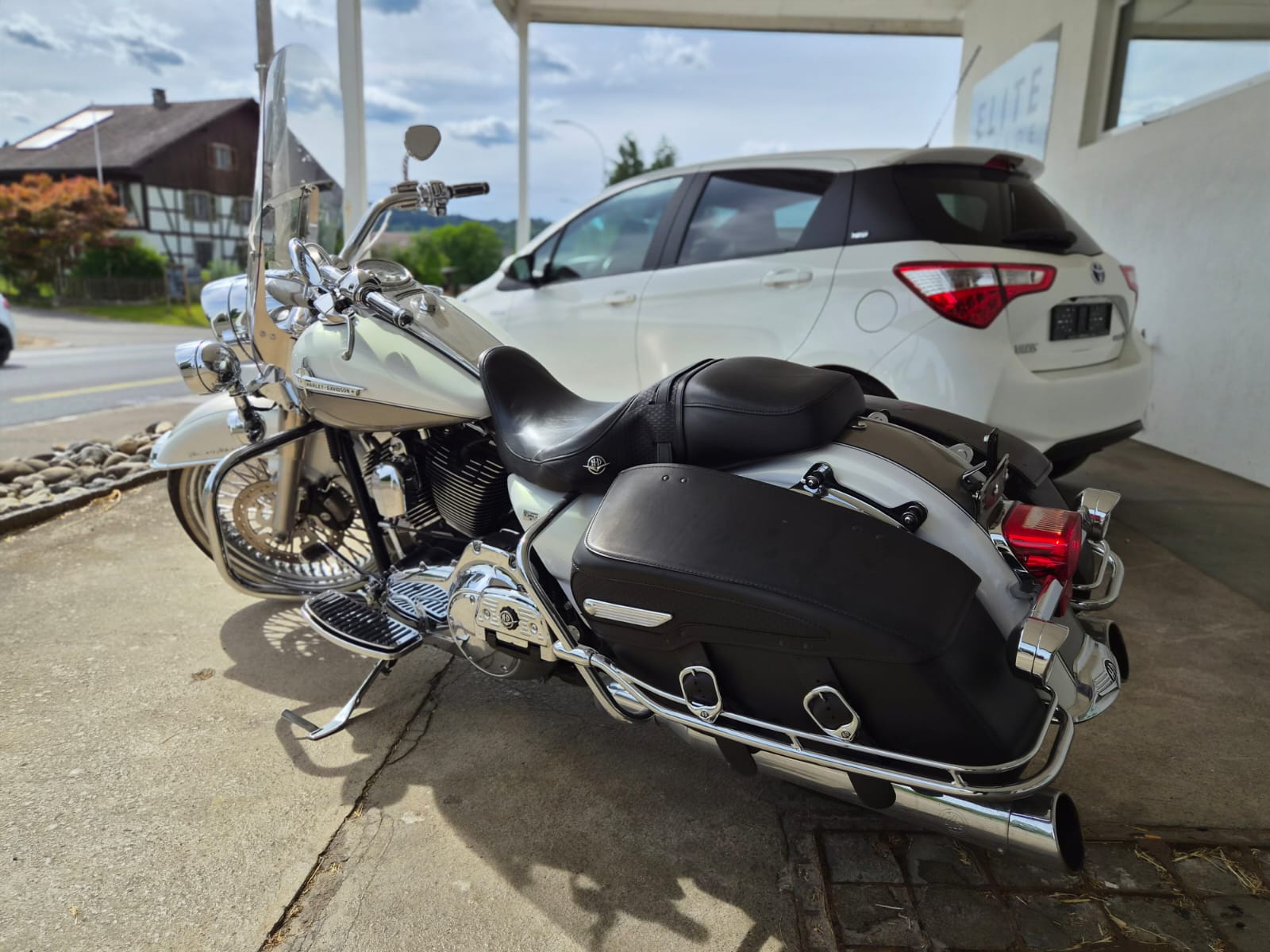 HARLEY-DAVIDSON FLHRC Road King Classic ABS-image-4