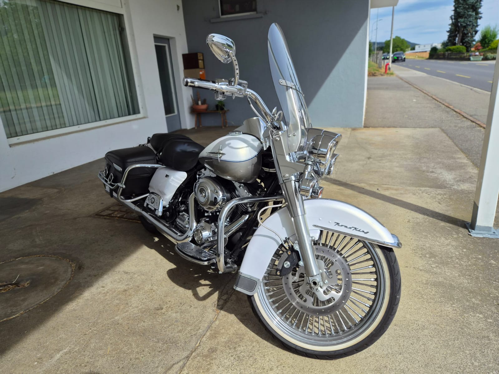 HARLEY-DAVIDSON FLHRC Road King Classic ABS-image-2