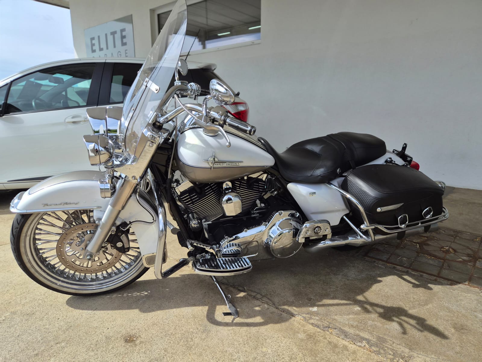 HARLEY-DAVIDSON FLHRC Road King Classic ABS-image-12