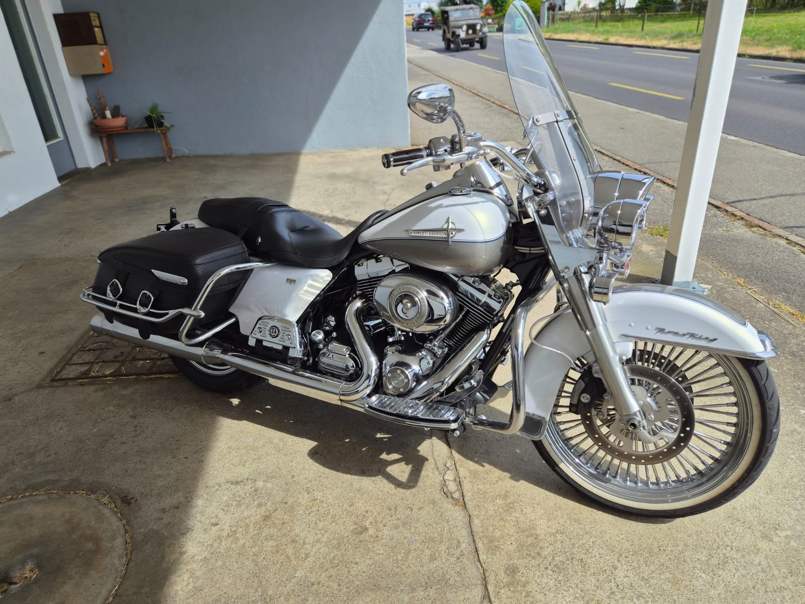HARLEY-DAVIDSON FLHRC Road King Classic ABS-image-5