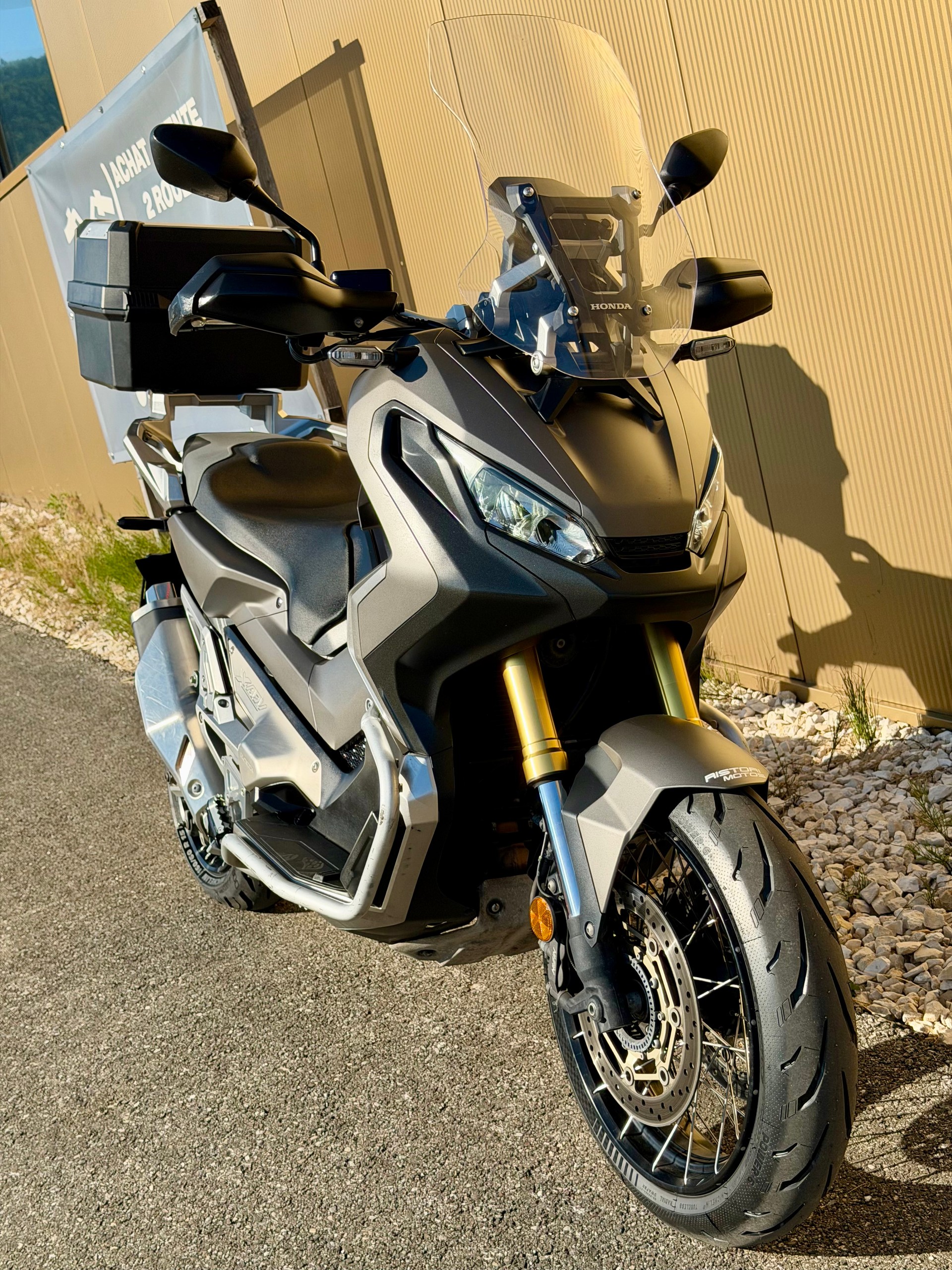 HONDA X-ADV 750 ABS-image-0