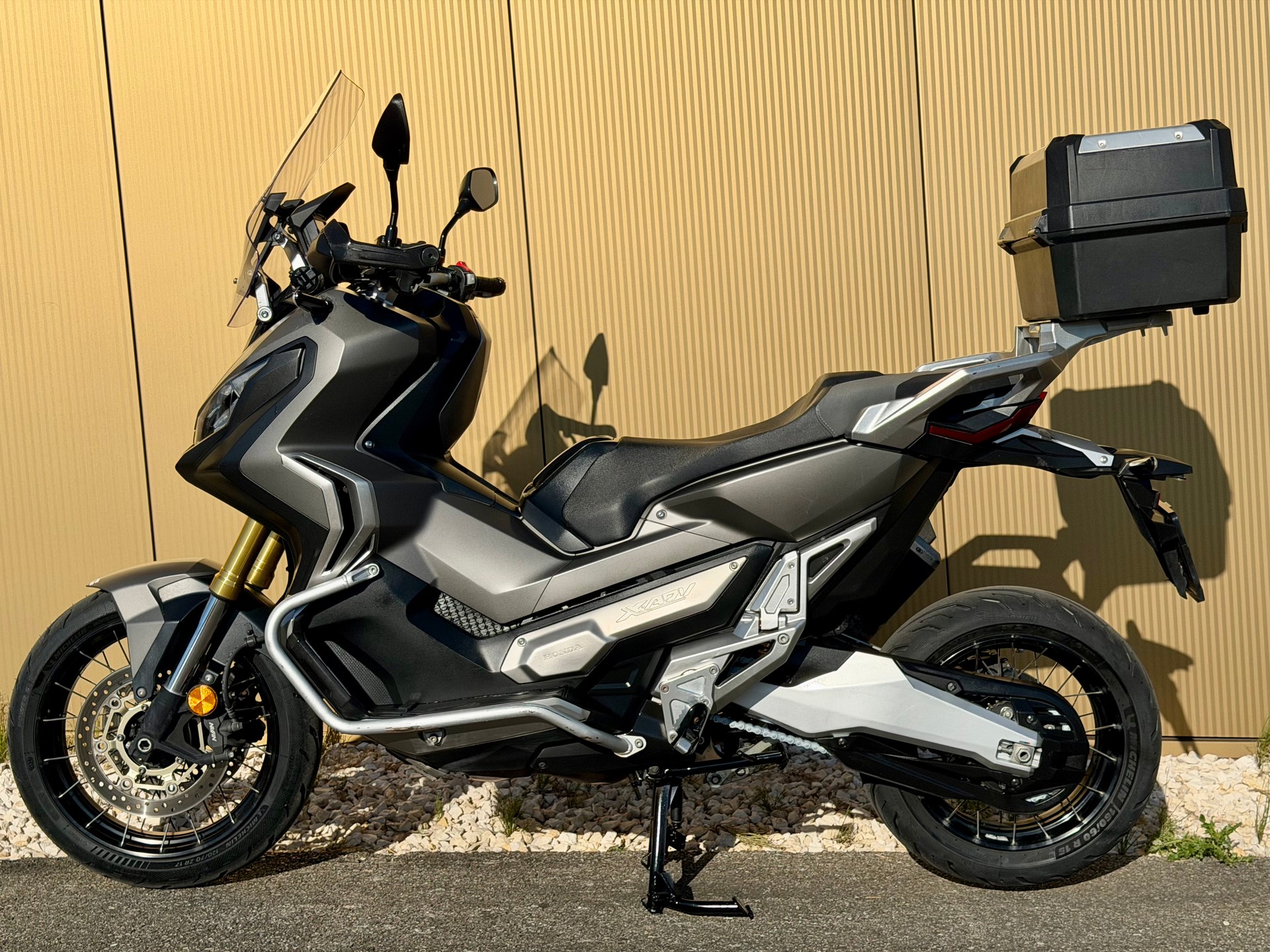 HONDA X-ADV 750 ABS-image-10