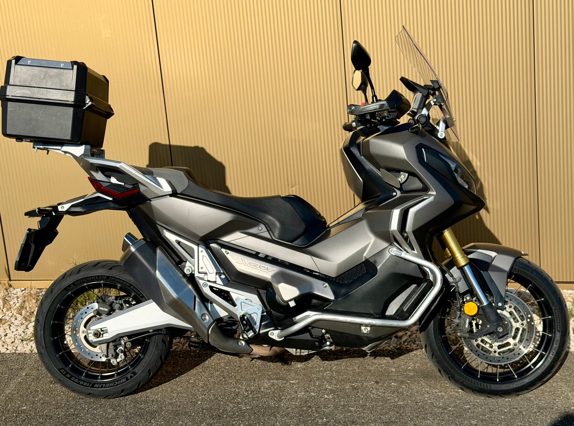 HONDA X-ADV 750 ABS-image-3