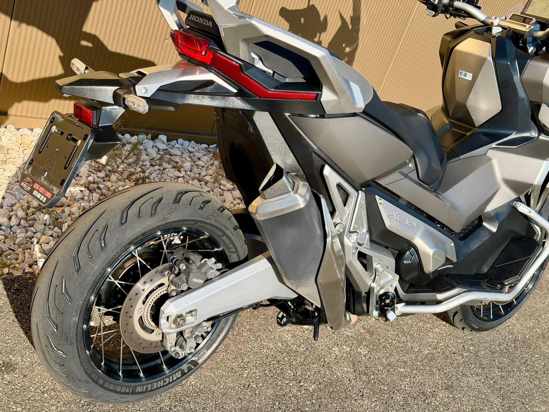 HONDA X-ADV 750 ABS-image-6