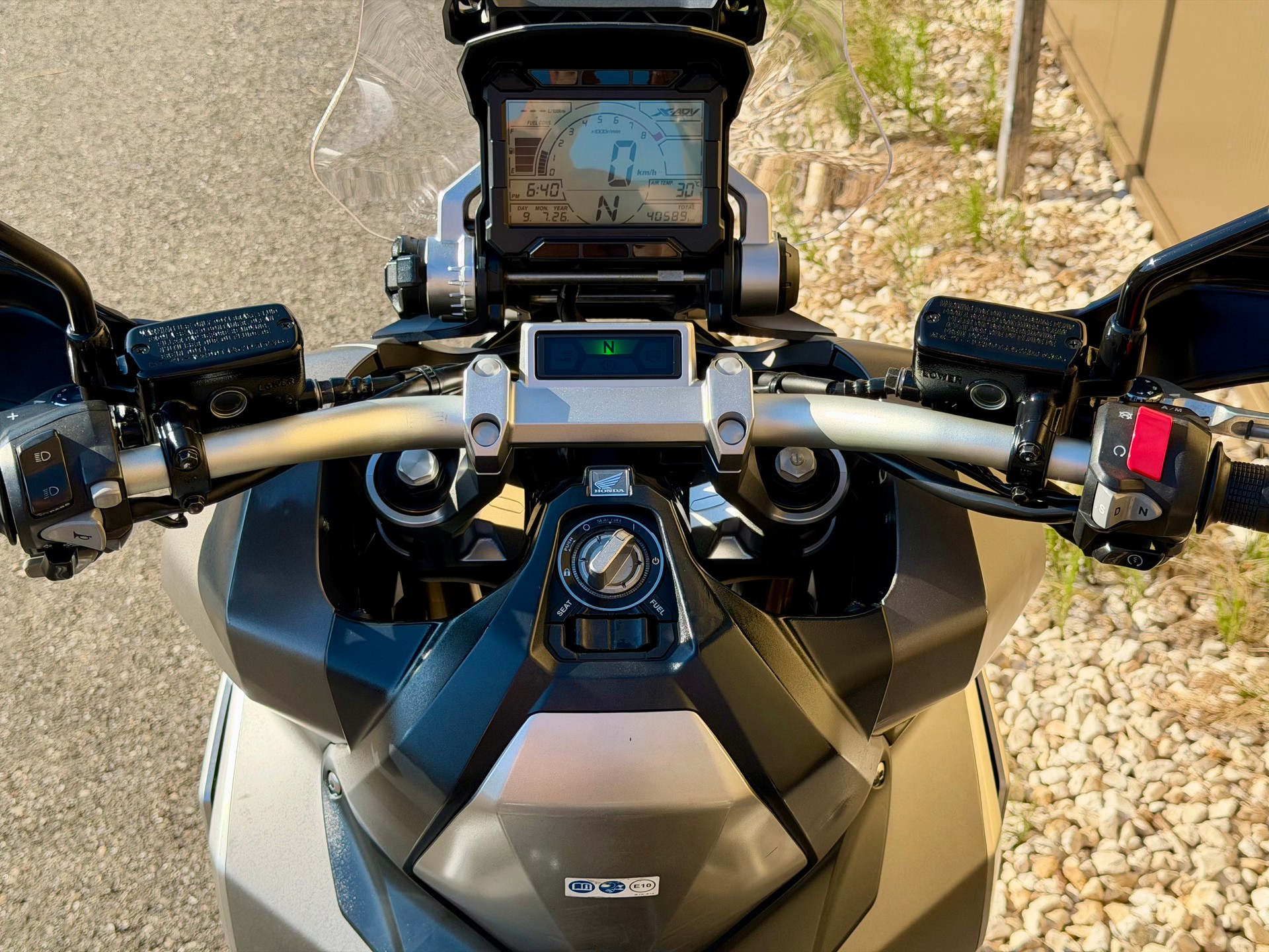 HONDA X-ADV 750 ABS-image-15