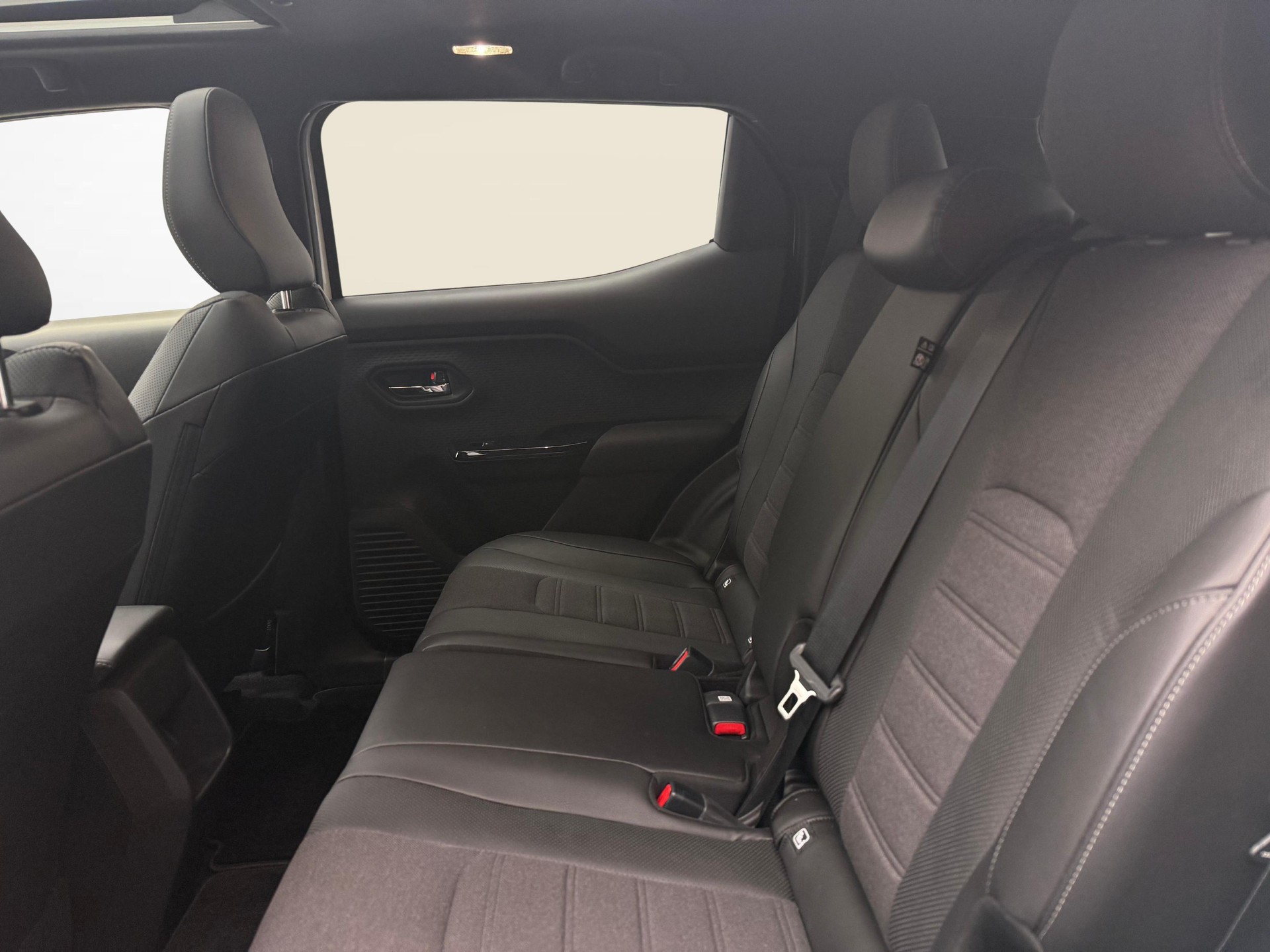 SUZUKI e Vitara Compact Top 4x4-image-10