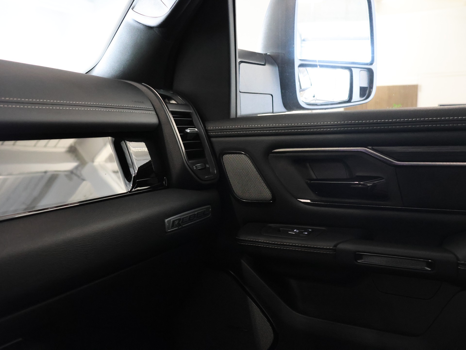 DODGE Dodge Ram 1500 *Panoramadach* *Harman Kardon* *360 Kamera*-image-23