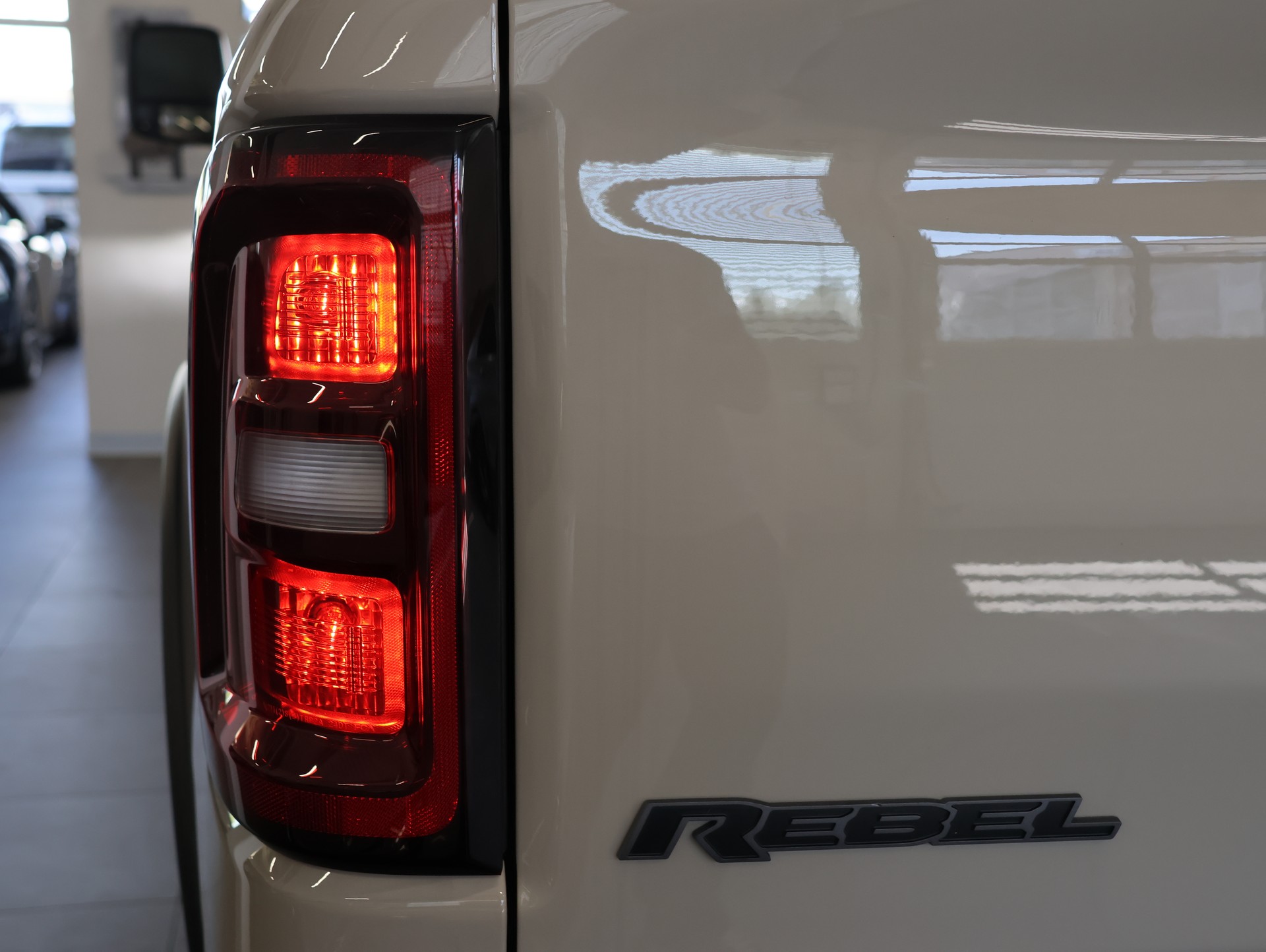 DODGE Dodge Ram 1500 *Panoramadach* *Harman Kardon* *360 Kamera*-image-37