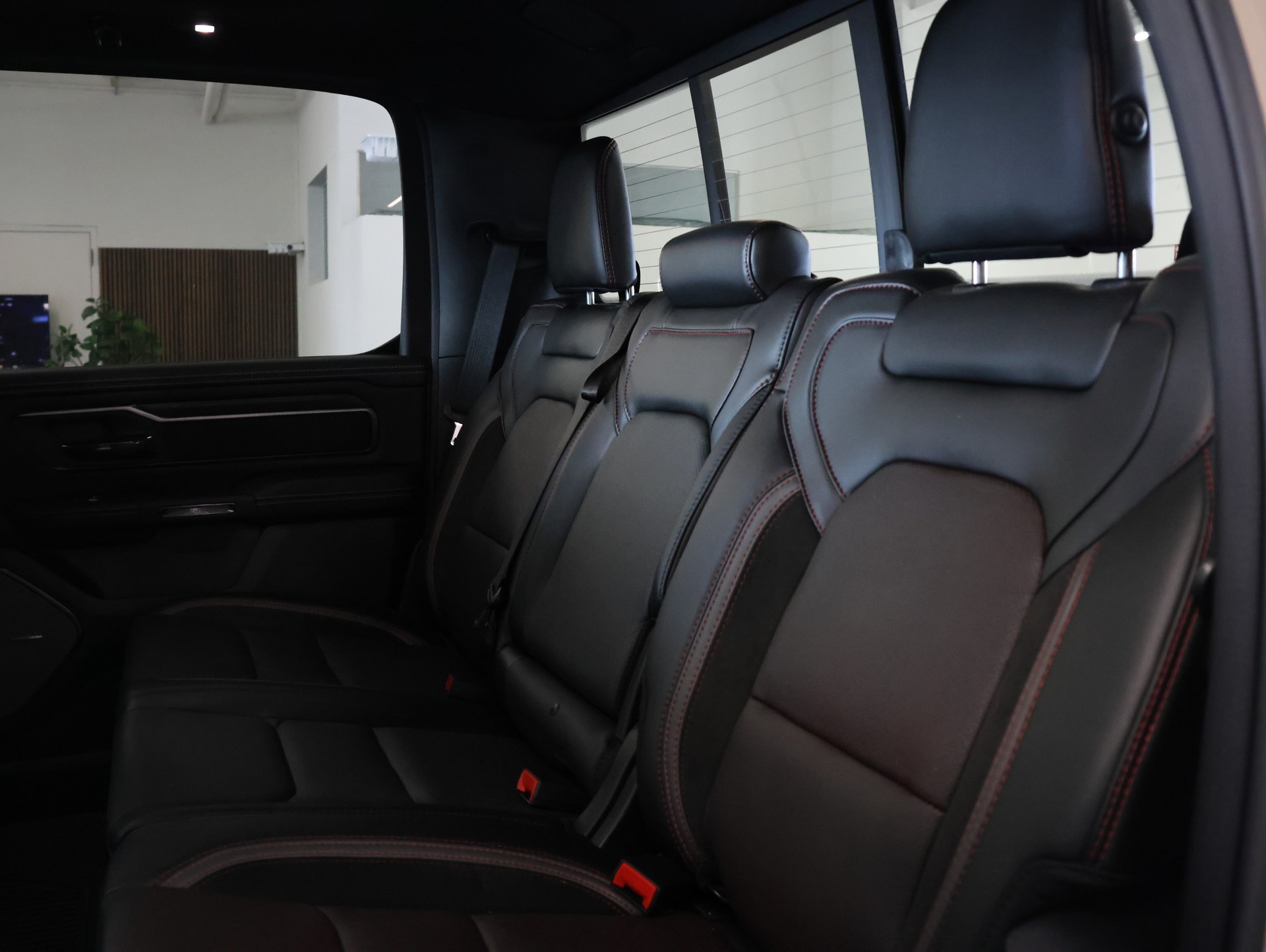 DODGE Dodge Ram 1500 *Panoramadach* *Harman Kardon* *360 Kamera*-image-31