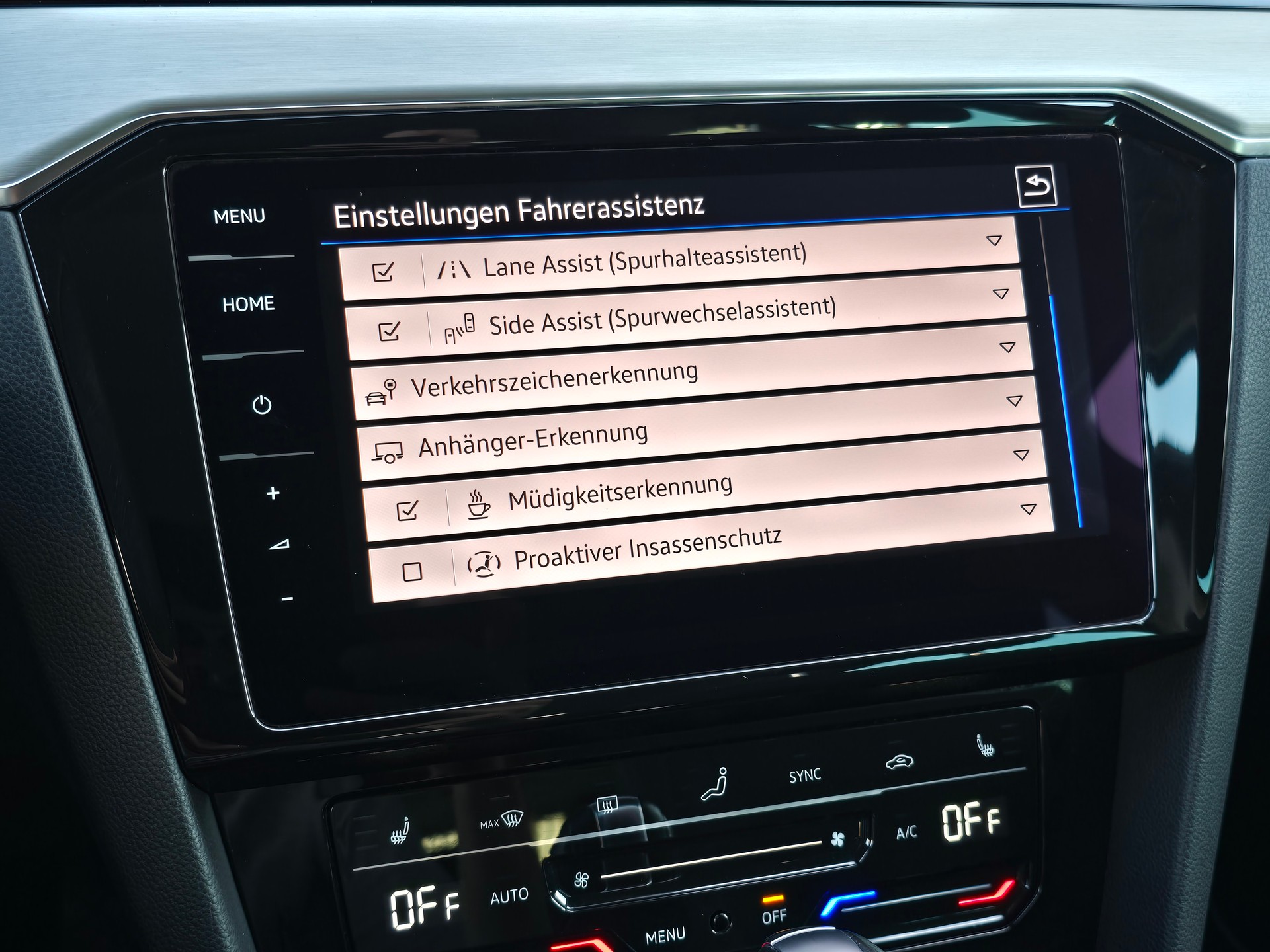 VW Passat 2.0 TDI BMT Elegance 4Motion DSG-image-26