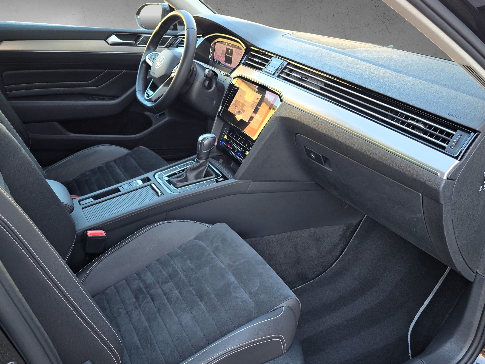 VW Passat 2.0 TDI BMT Elegance 4Motion DSG-image-10