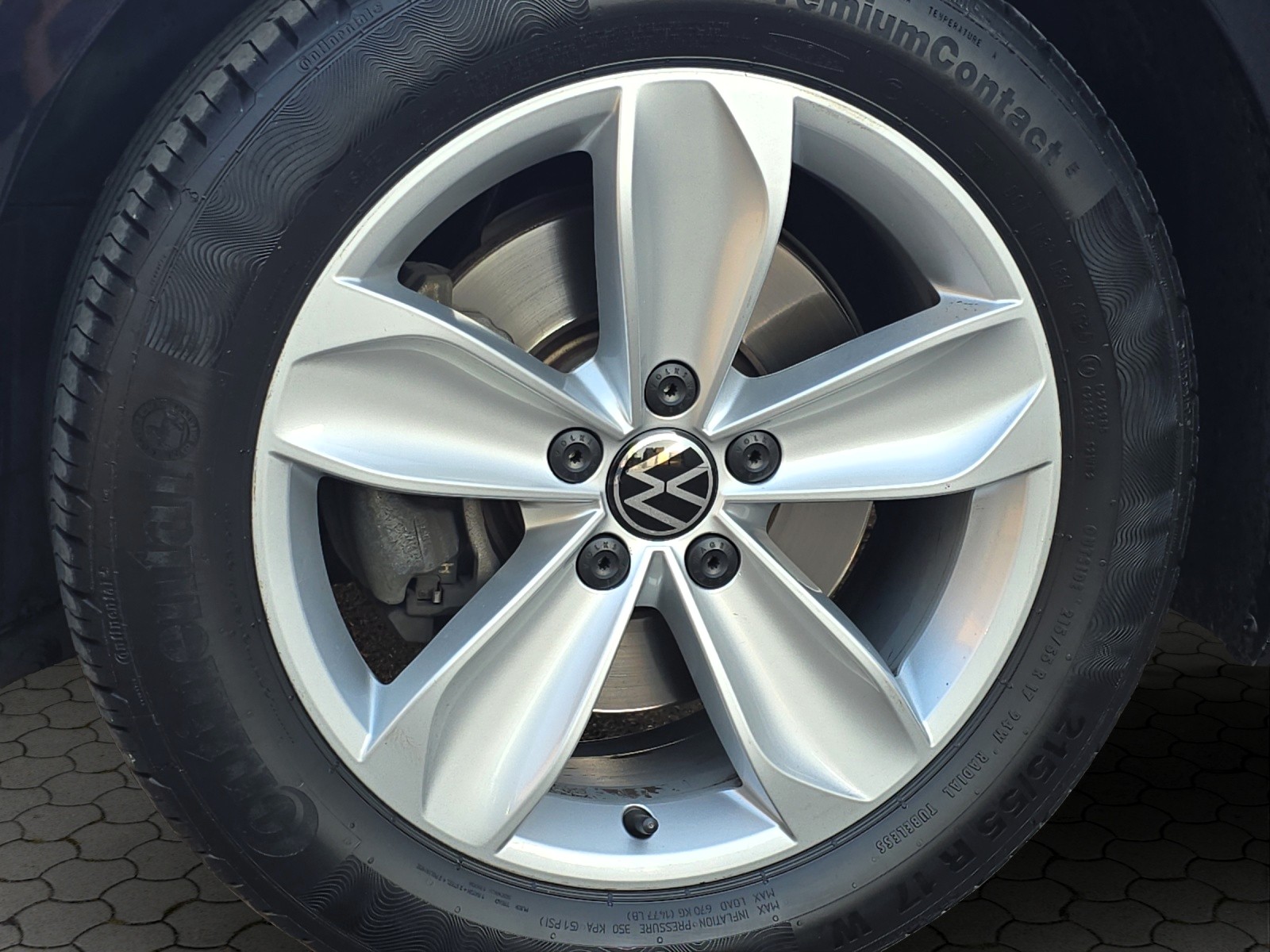 VW Passat 2.0 TDI BMT Elegance 4Motion DSG-image-8