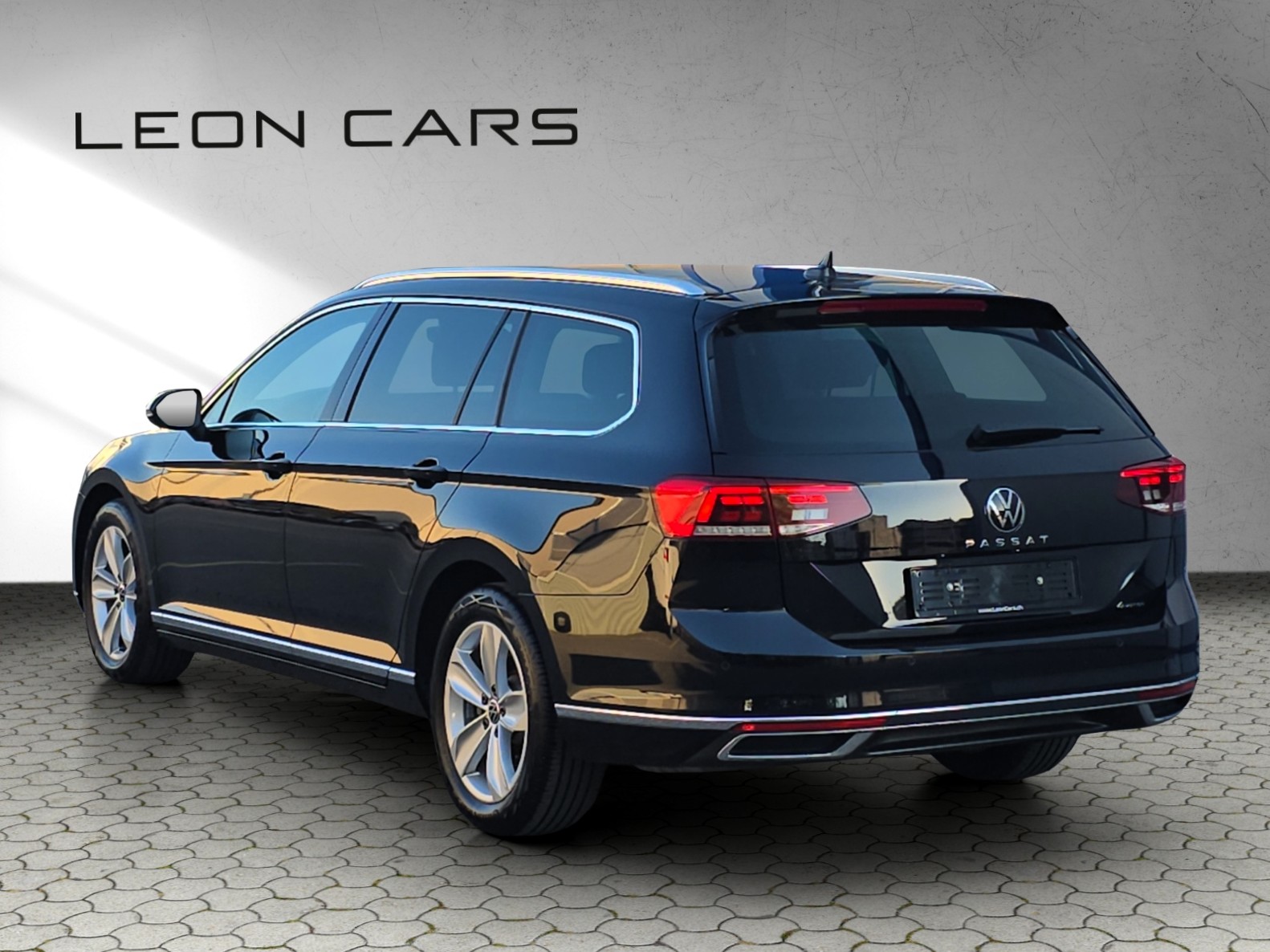 VW Passat 2.0 TDI BMT Elegance 4Motion DSG-image-6