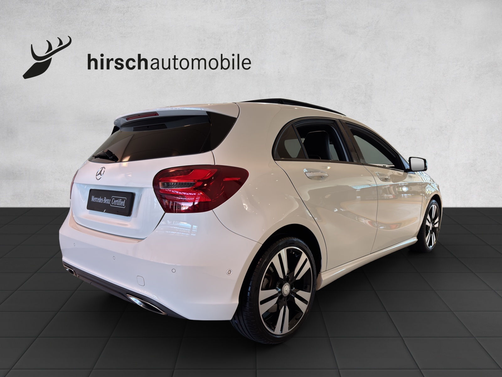 MERCEDES-BENZ A 220 Urban 4Matic 7G-DCT-showroom-element-3