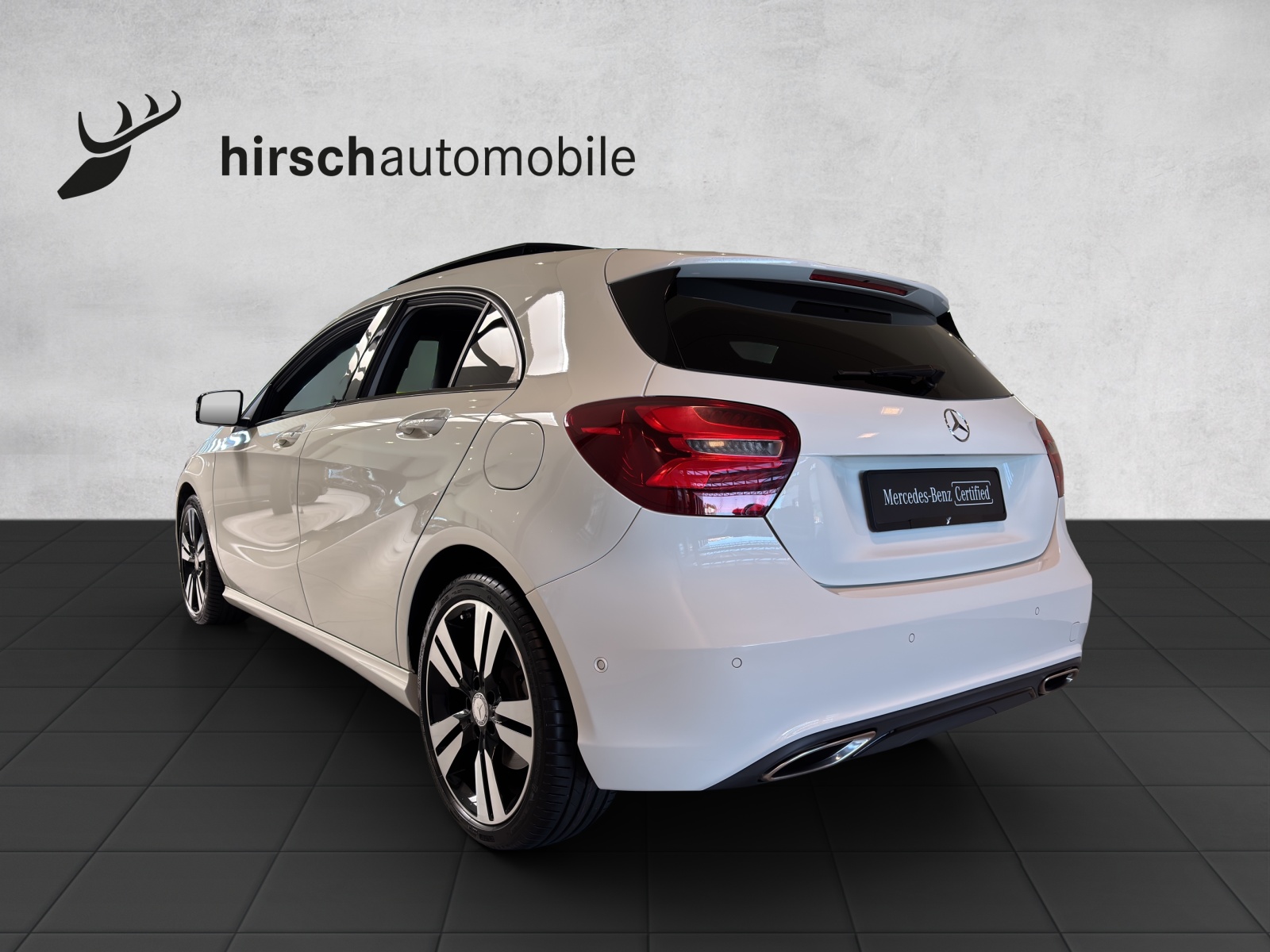 MERCEDES-BENZ A 220 Urban 4Matic 7G-DCT-showroom-element-1