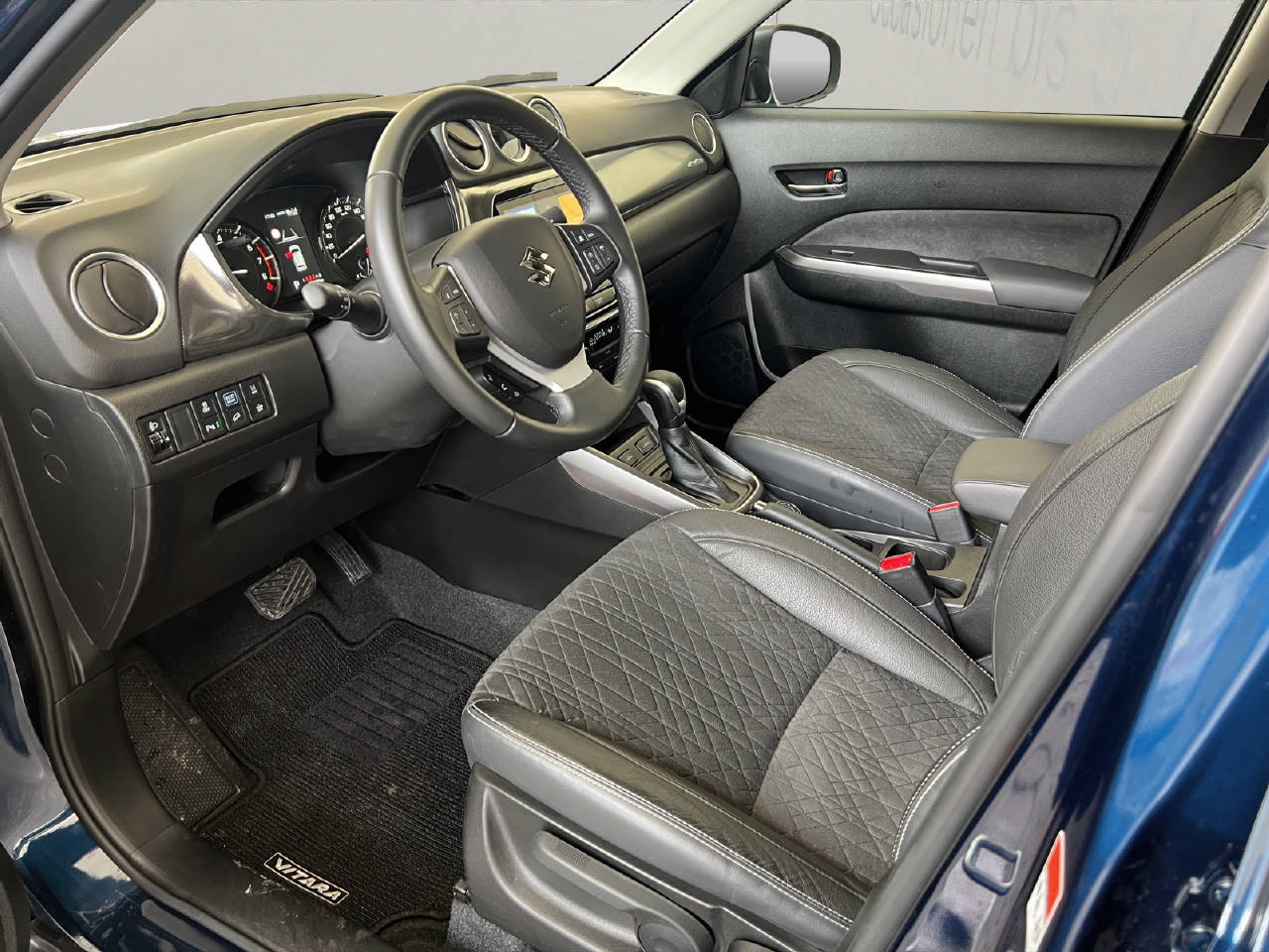 SUZUKI Vitara 1.5 AGS 4x4 Mild-Hybrid GLX Pano-image-8