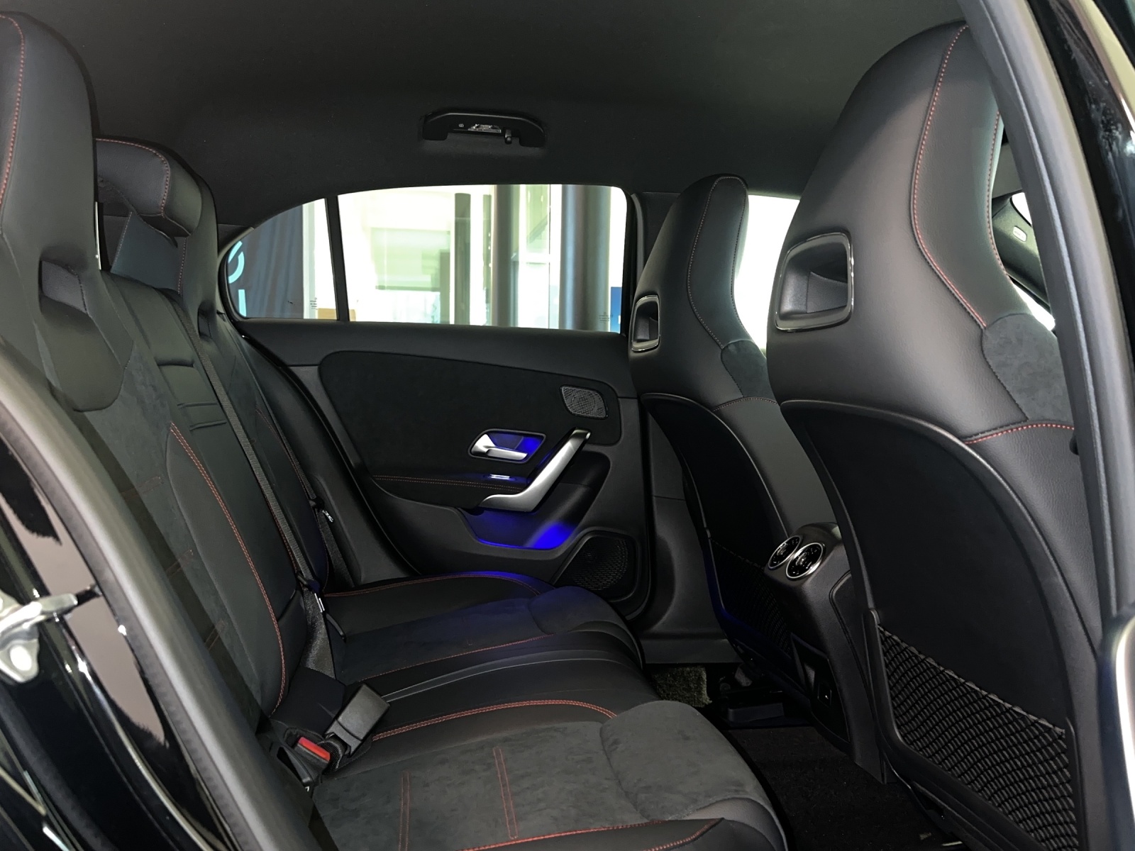 MERCEDES-BENZ A 180 Night Star AMG Line 7G-DCT-image-10