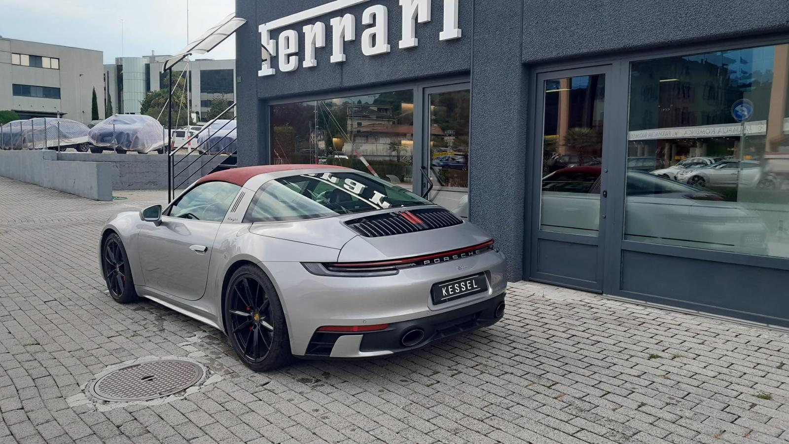 PORSCHE 911 Targa 4S-image-4
