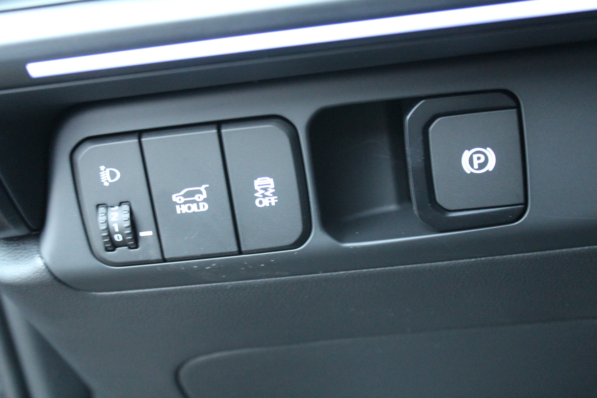 HYUNDAI Santa Fe 1.6 T-GDi HEV Calligraphy Swiss Ed. 4WD Automatic-image-24