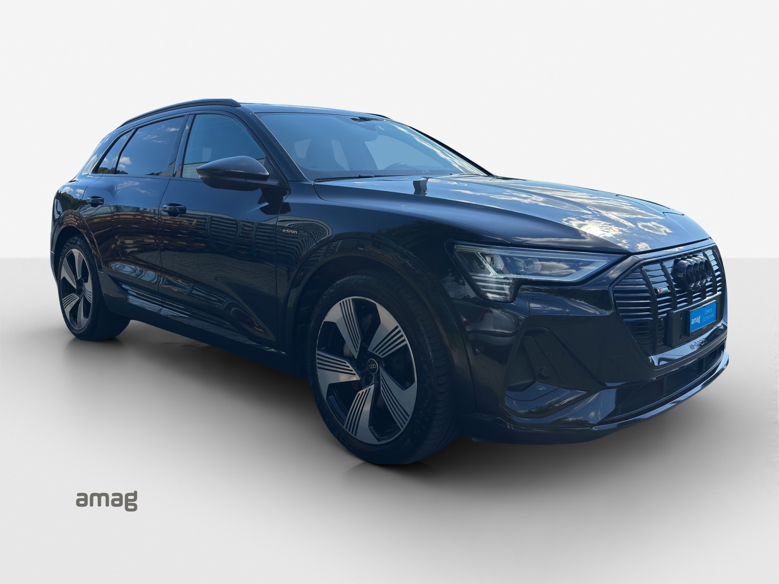 AUDI e-tron 55 S Line quattro-image-6