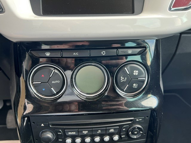 CITROEN C3 1.4i Swiss Style-image-11