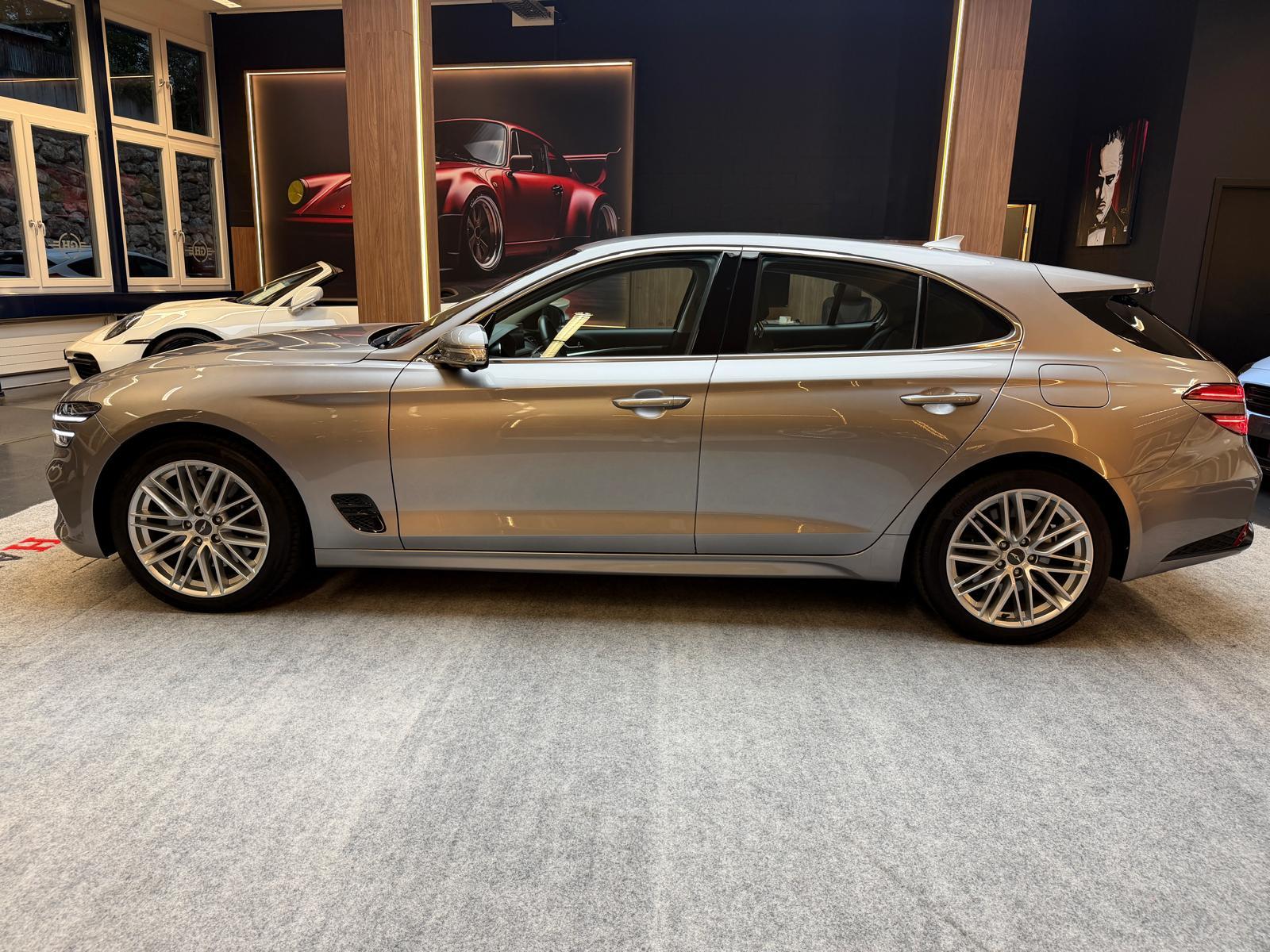 GENESIS G70 Shooting Brake 2.0T Premium-showroom-element-3