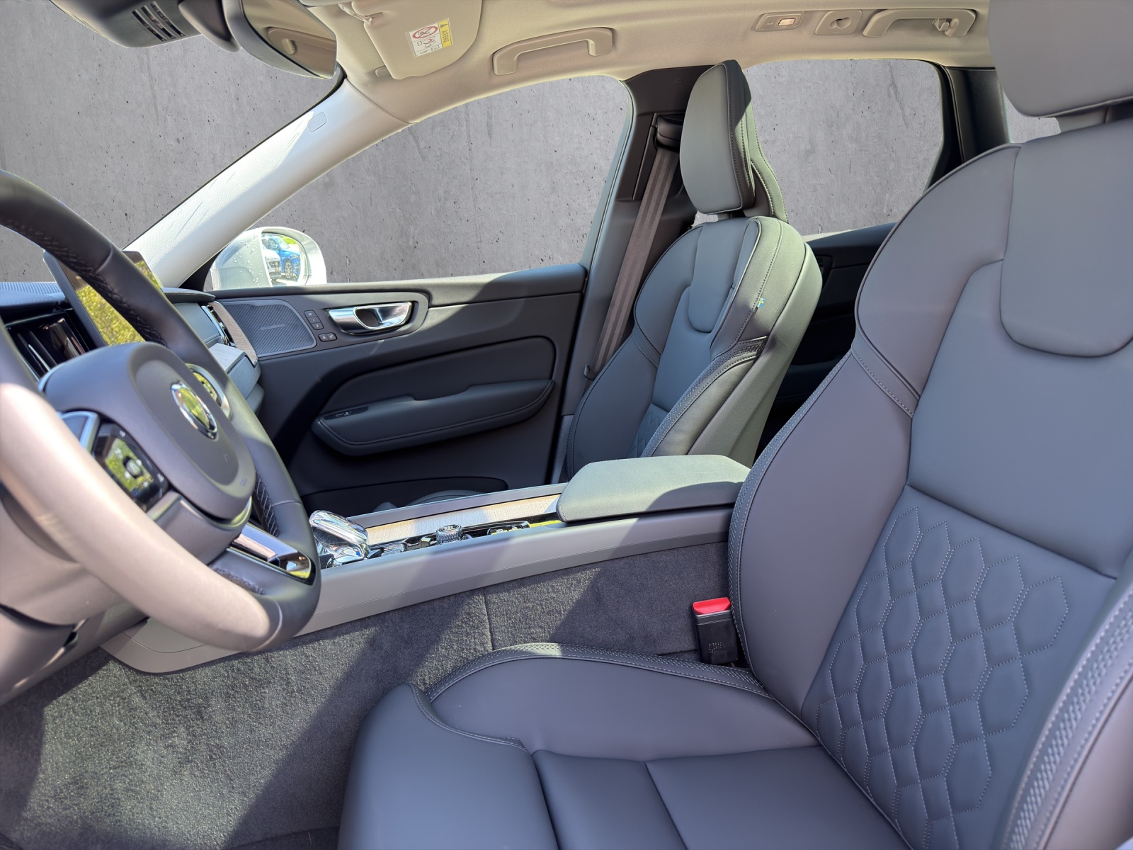 VOLVO XC60 T6 eAWD PluginHybrid Ultra Bright Geartronic-image-7