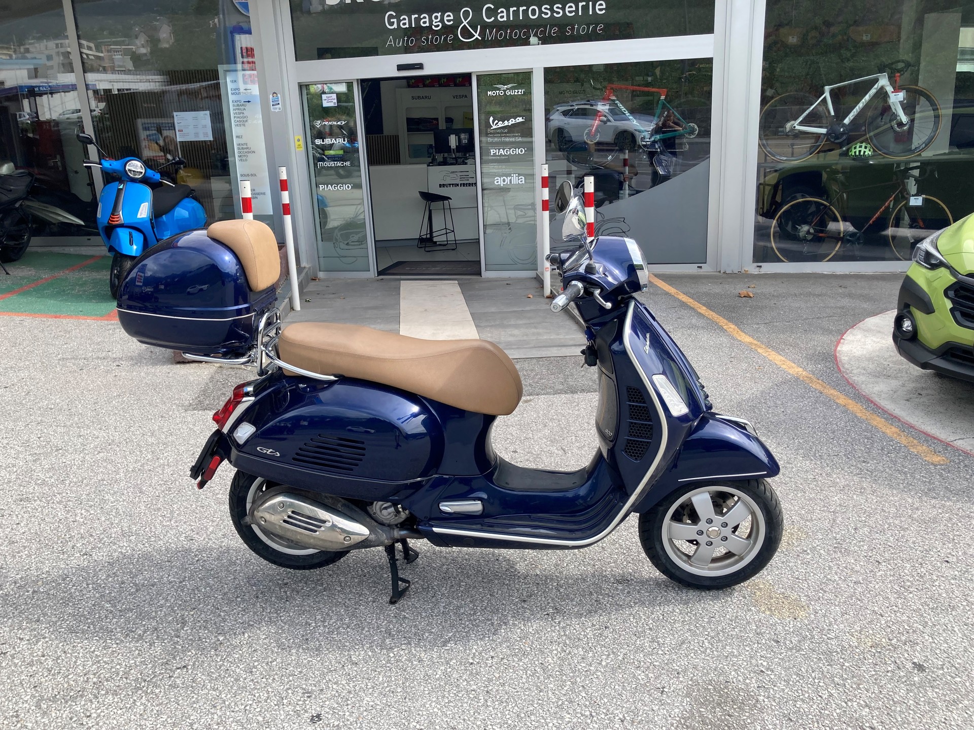 PIAGGIO Vespa GTS 300 HPE ABS/ASR-image-3