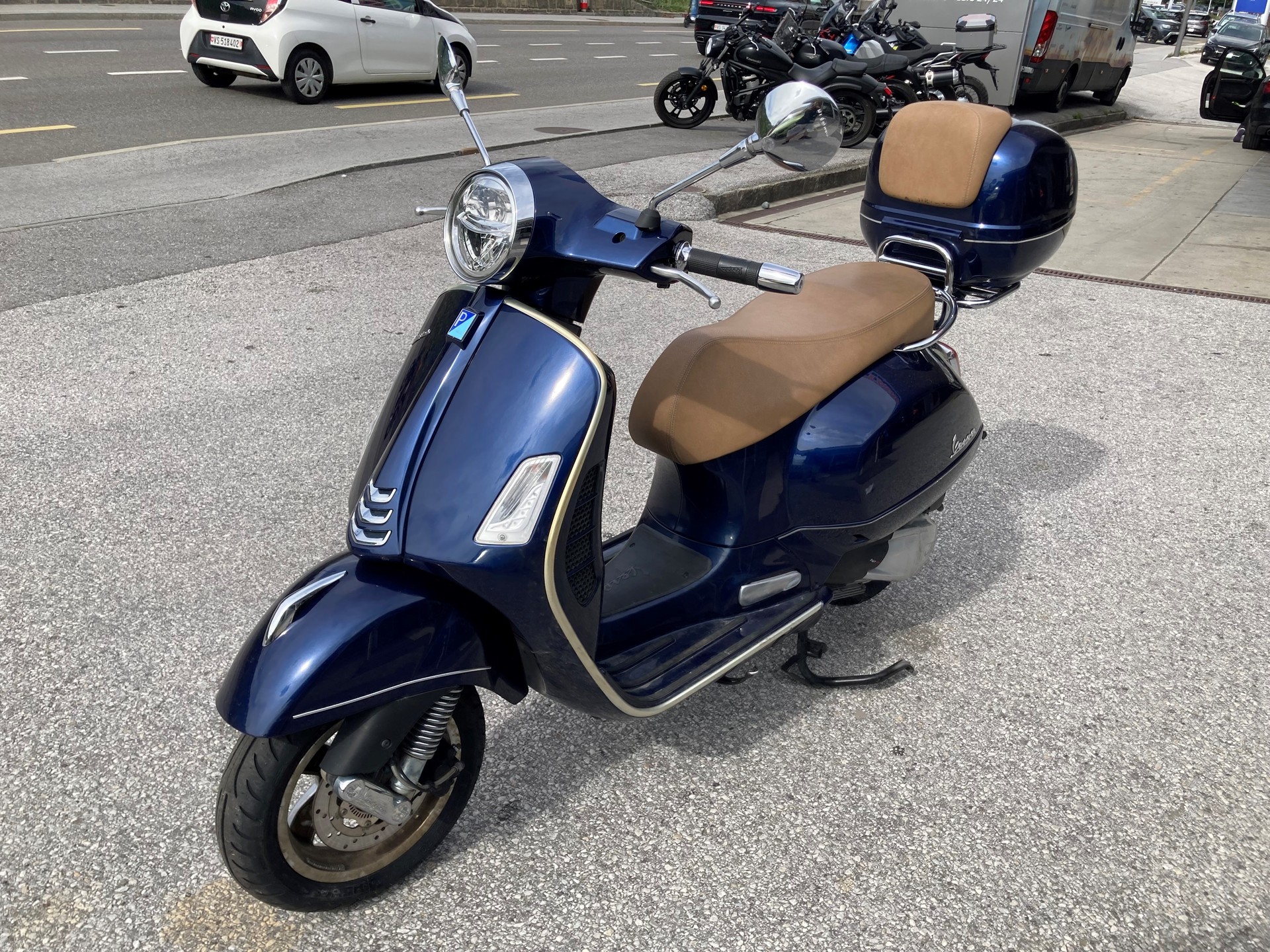 PIAGGIO Vespa GTS 300 HPE ABS/ASR-image-1