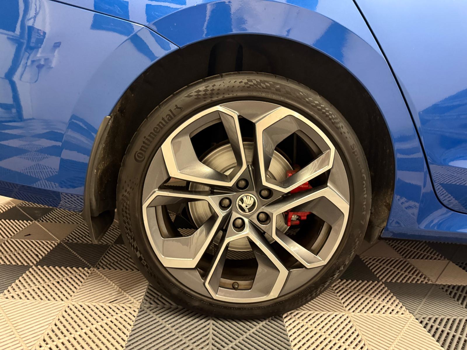 SKODA Octavia Combi 1.4 TSI PHEV DSG RS-image-26