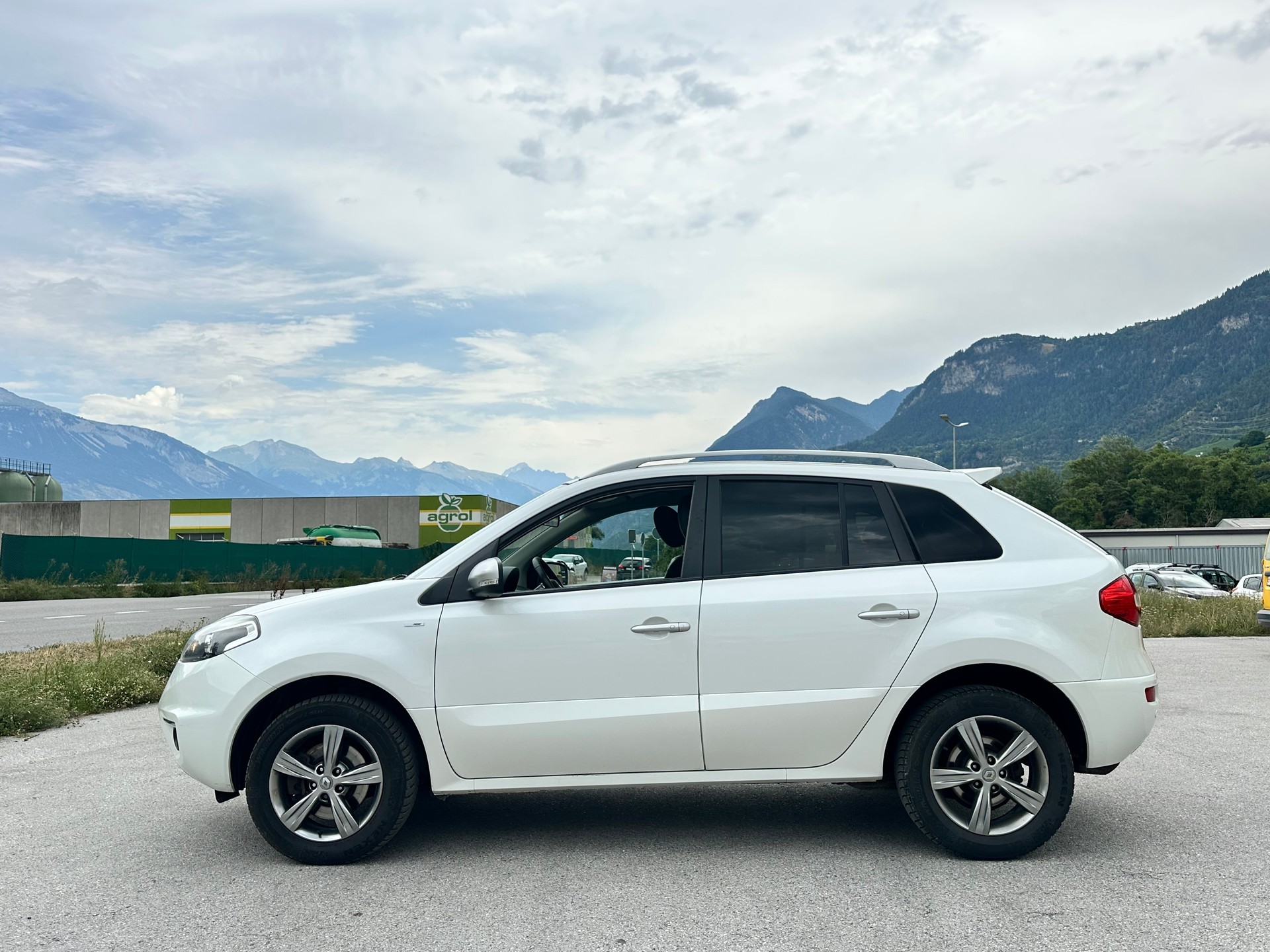RENAULT Koleos 2.0 dCi Bose 4x4 Automatic-image-5