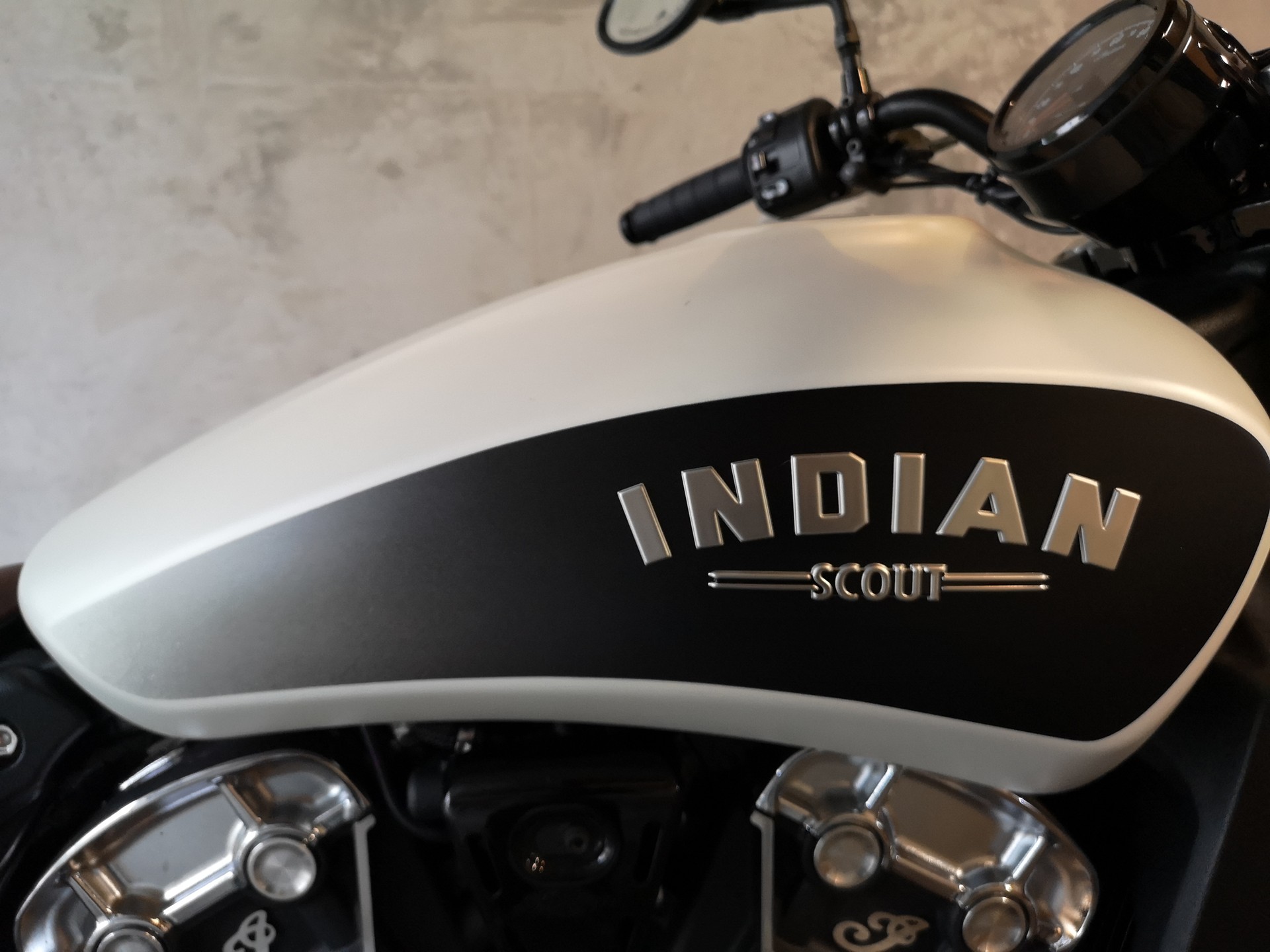 INDIAN Scout Bobber ABS-image-10