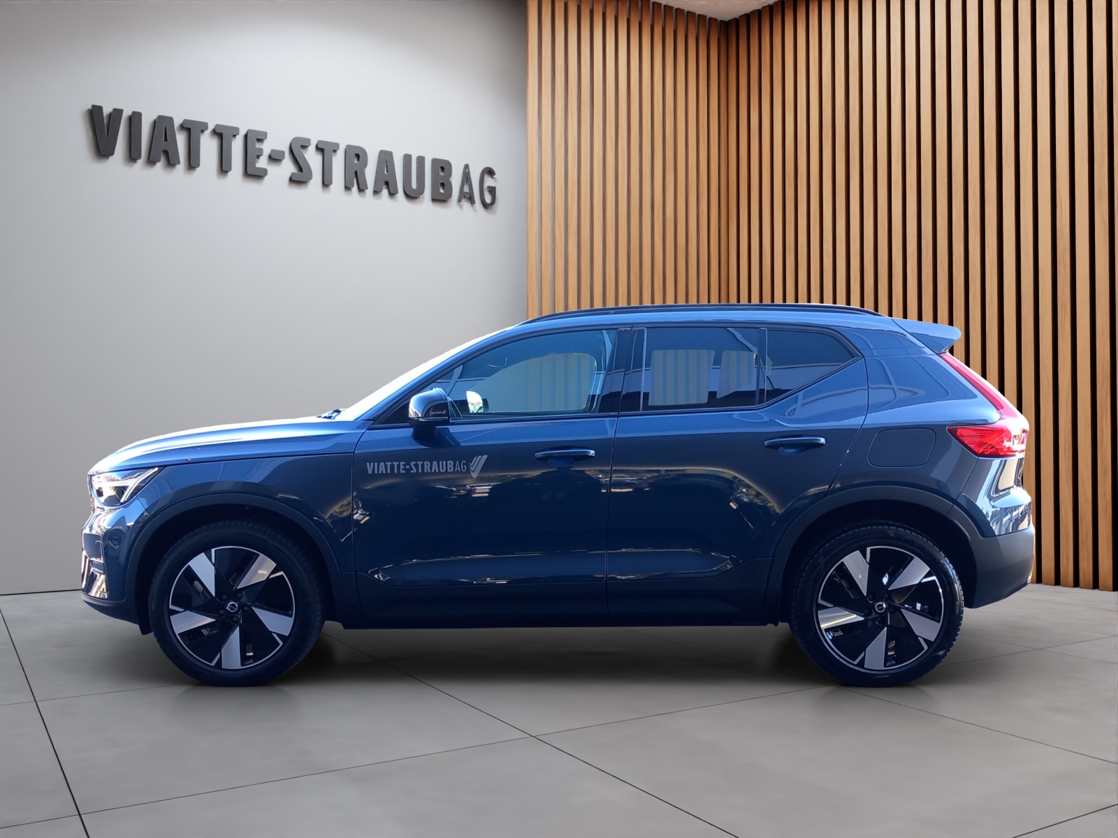 VOLVO EX40 Twin Plus AWD-showroom-element-1