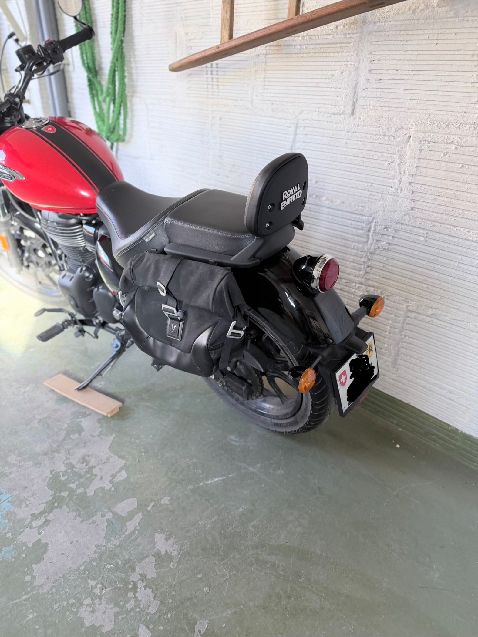 ROYAL ENFIELD METEOR 350-image-1