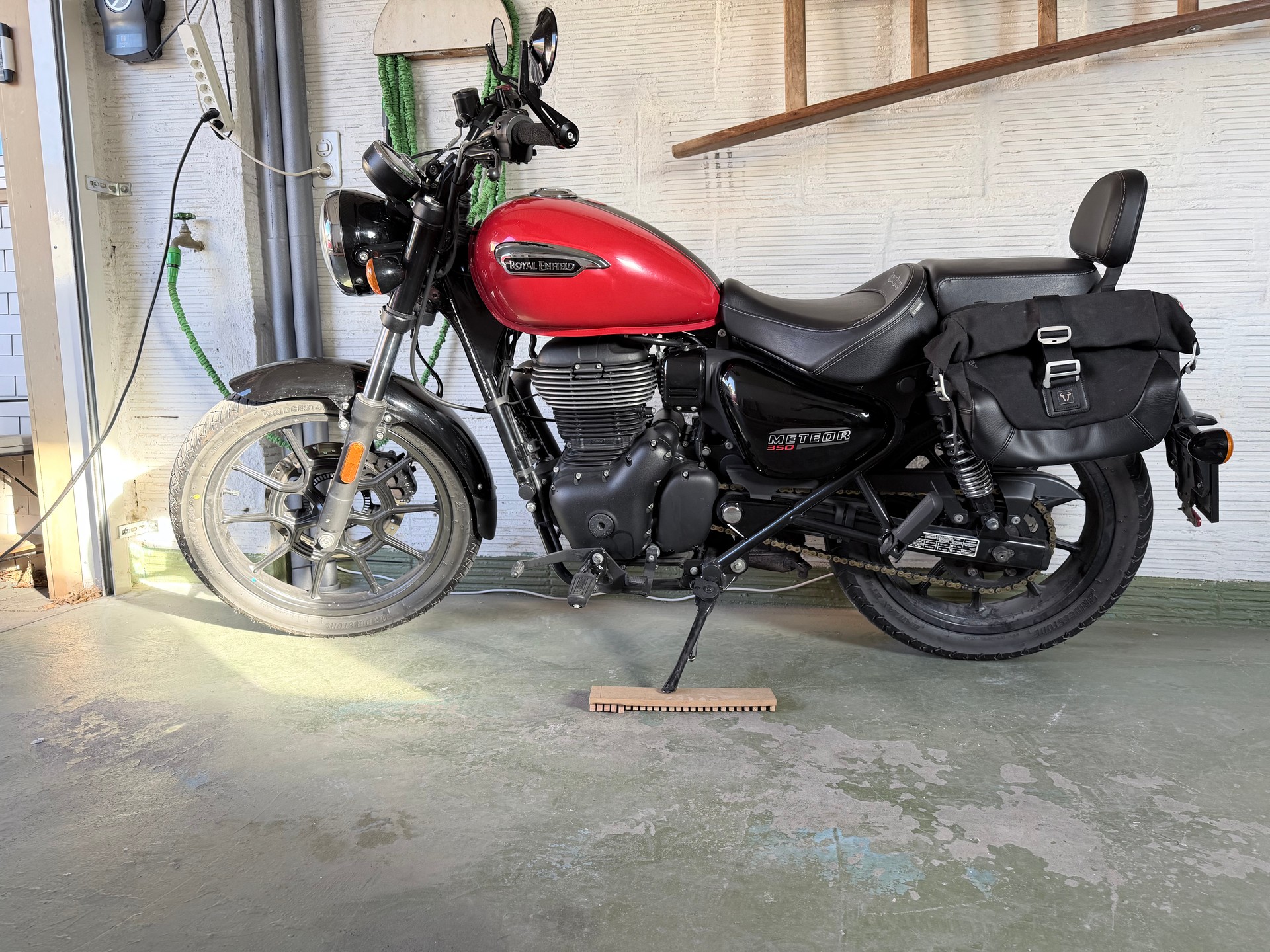 ROYAL ENFIELD METEOR 350-image-0