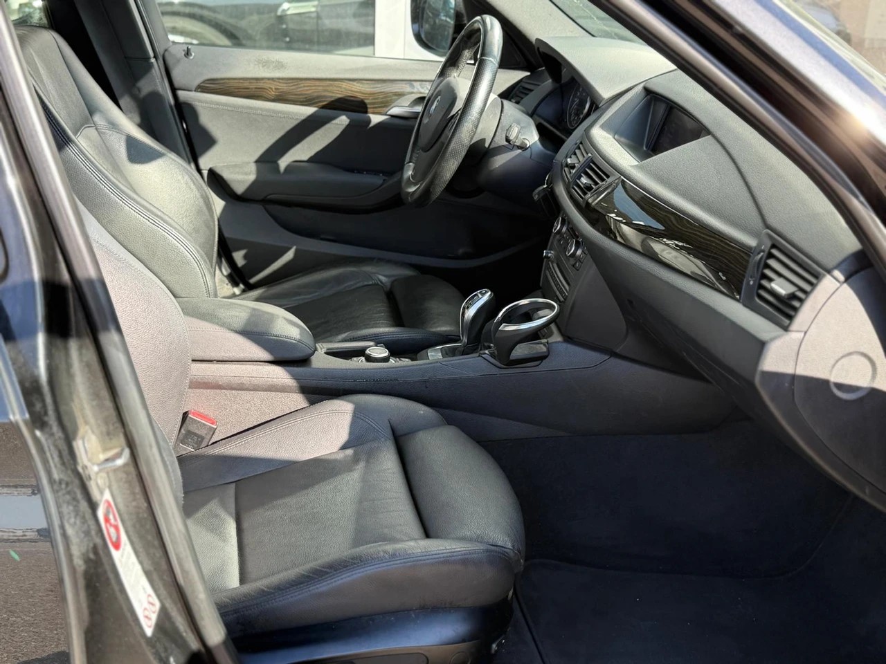 BMW X1 xDrive 28i Steptronic-image-12