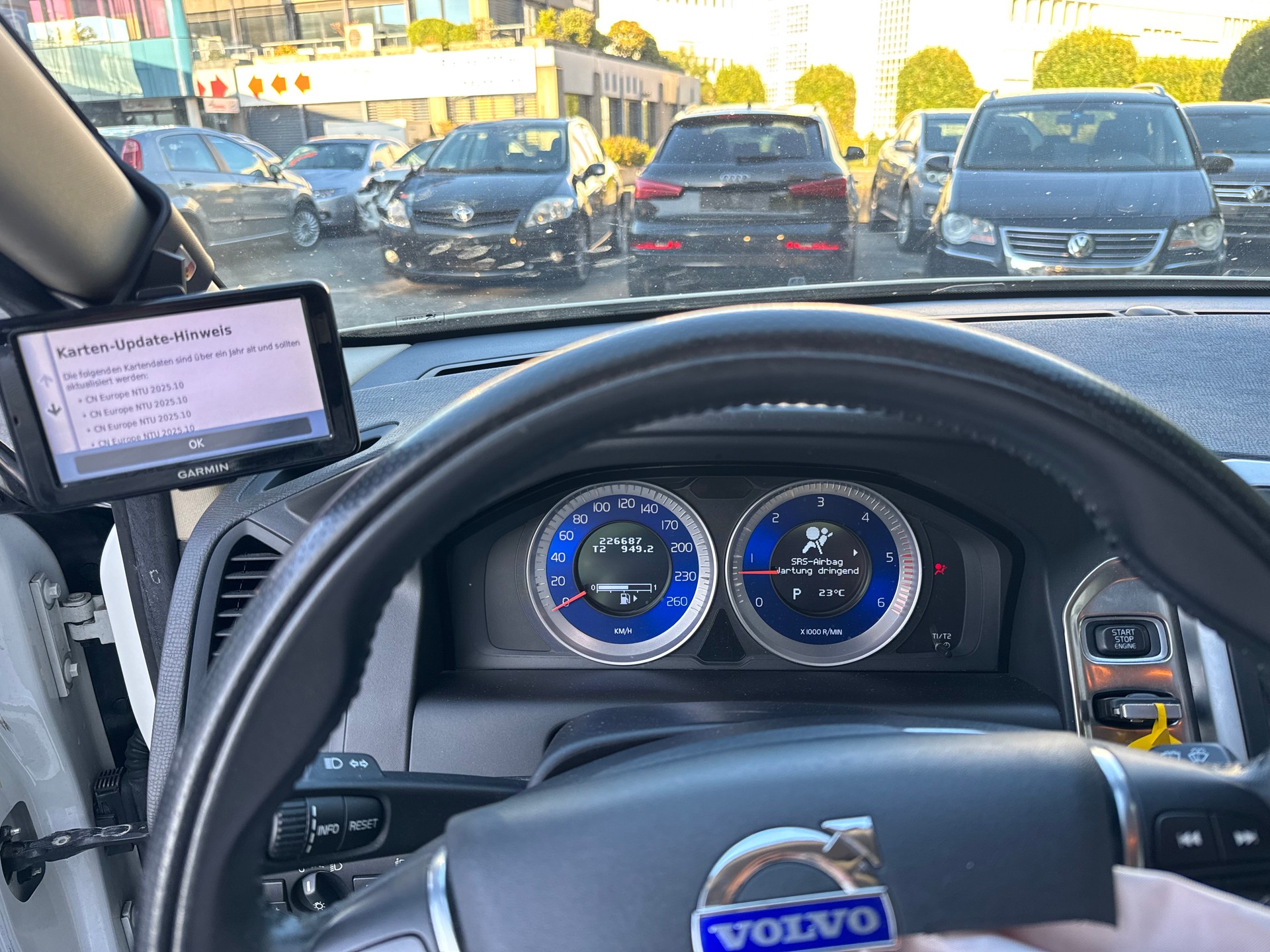 VOLVO XC60 D3 AWD R-Design Geartronic-image-15