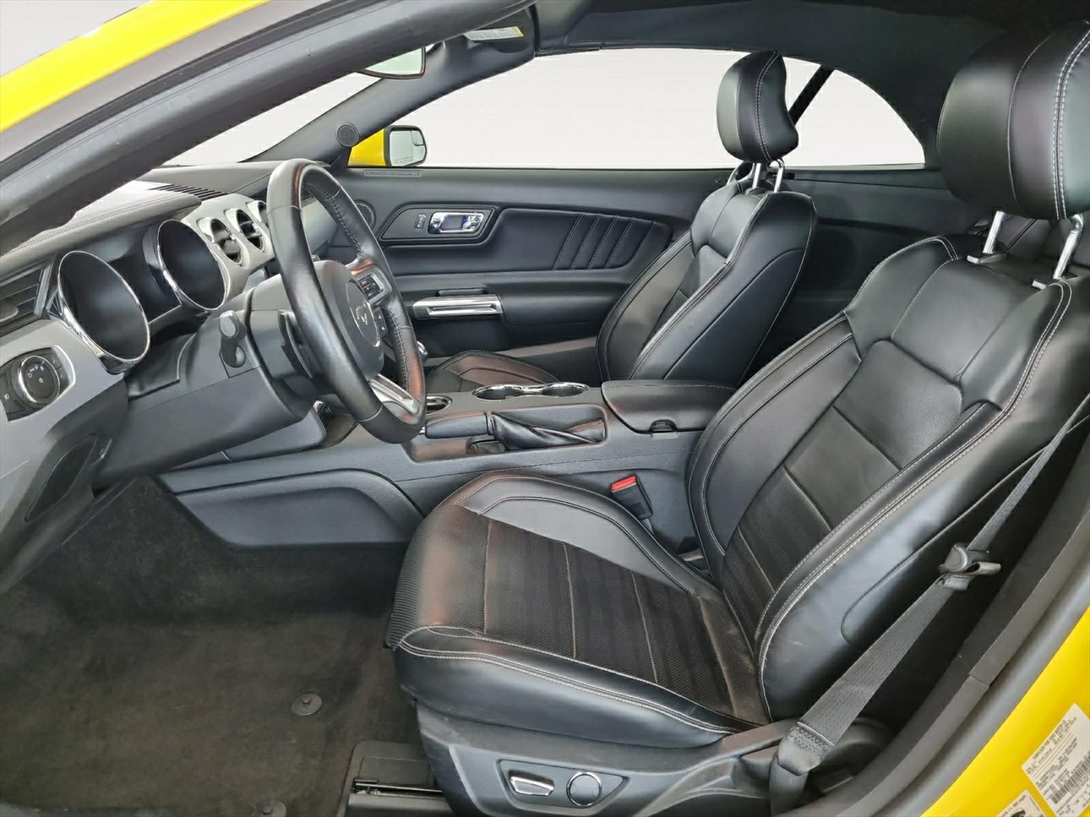 FORD Mustang 5.0 V8 Convertible GT Custom Premium-Plus-image-4