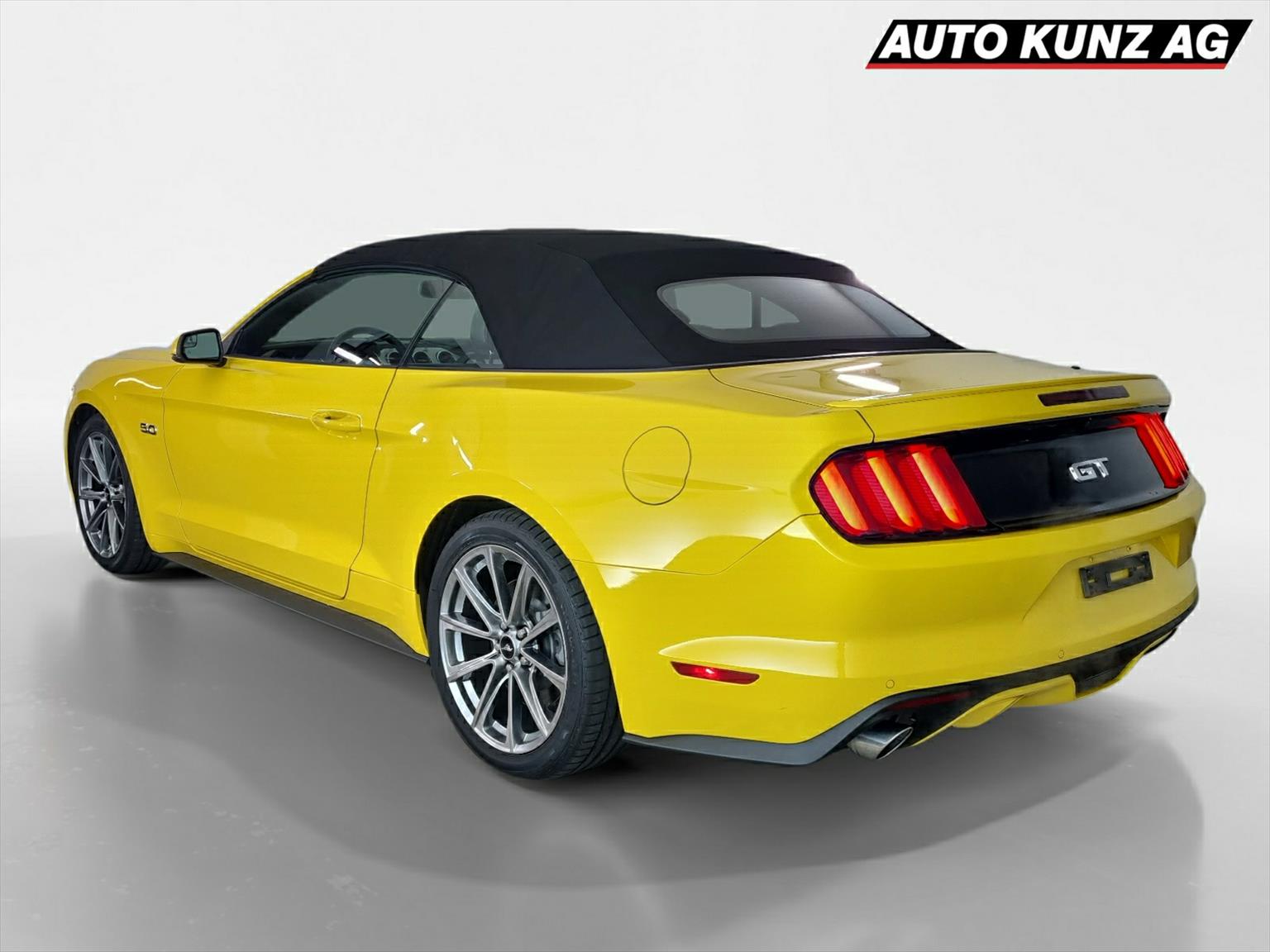 FORD Mustang 5.0 V8 Convertible GT Custom Premium-Plus-showroom-element-1