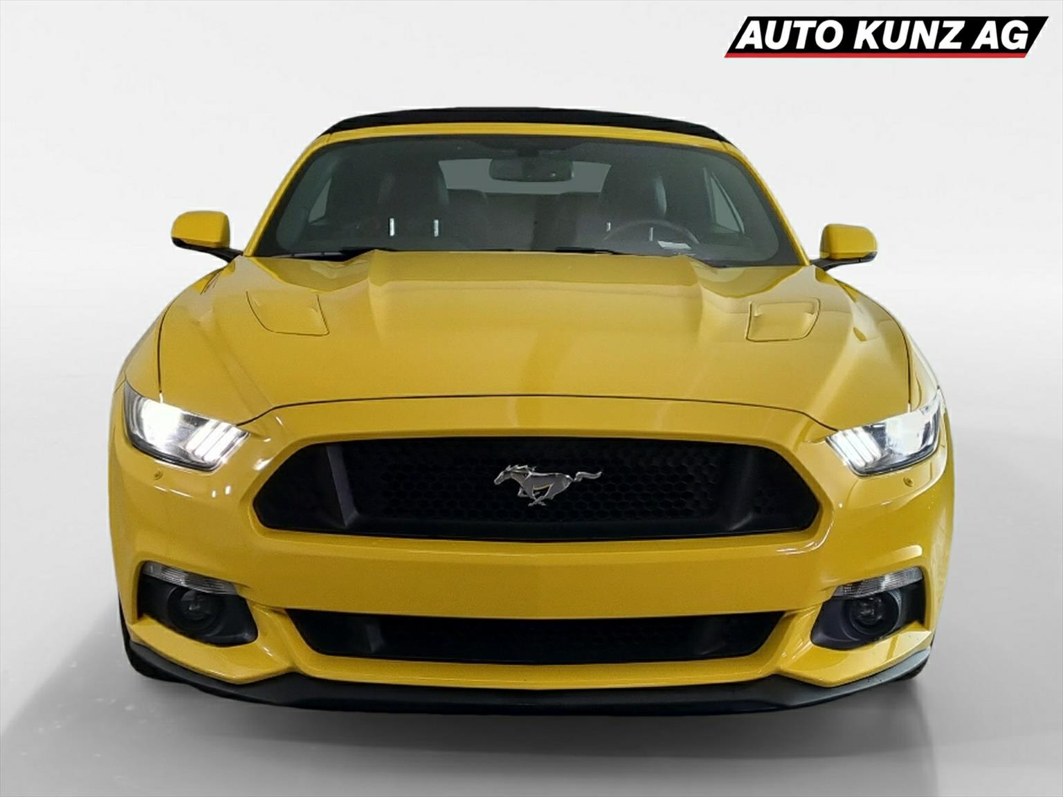 FORD Mustang 5.0 V8 Convertible GT Custom Premium-Plus-showroom-element-2